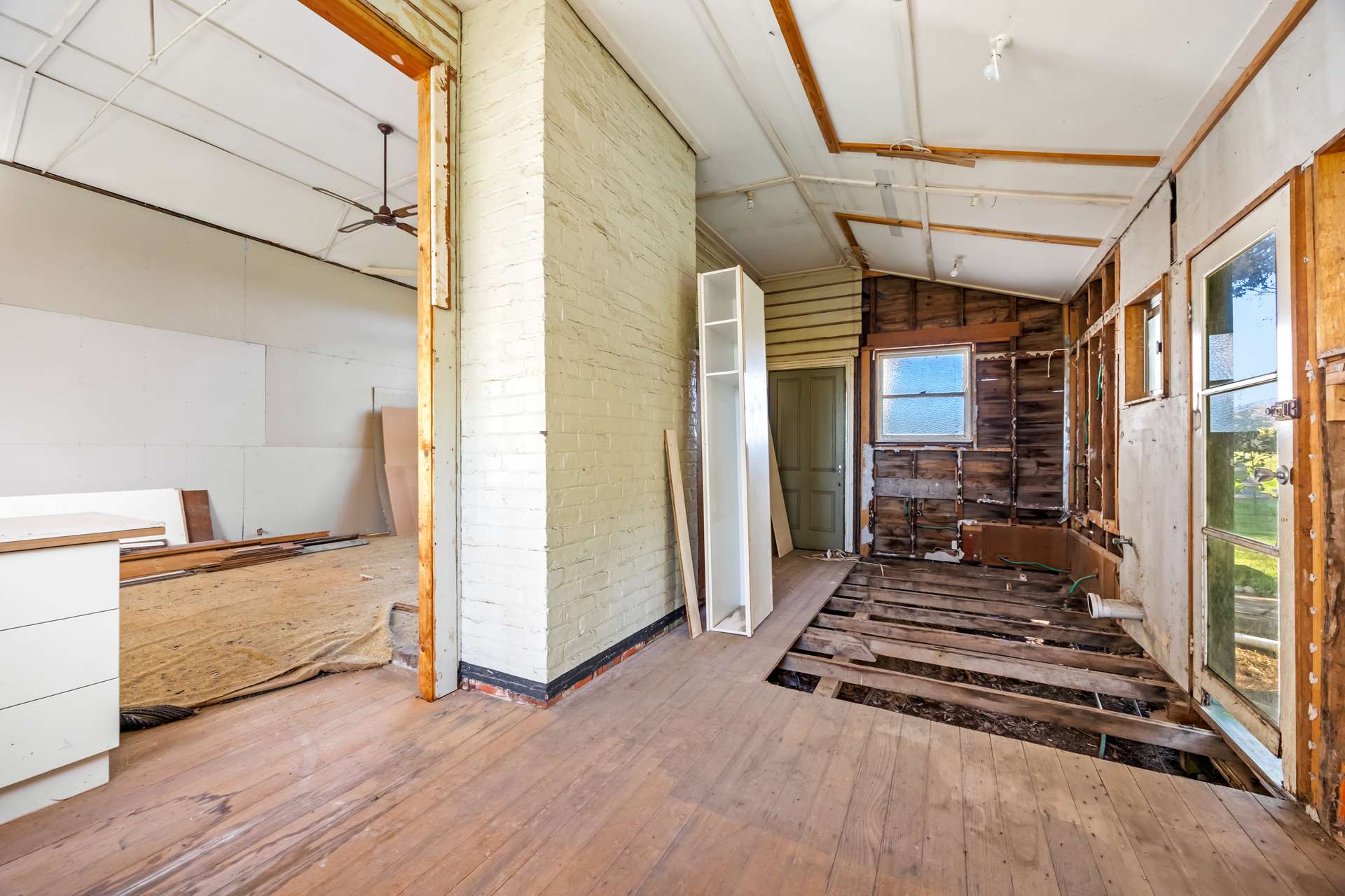 1663 Warrak Road, Warrak For Sale by Farmbuy.com - image 7