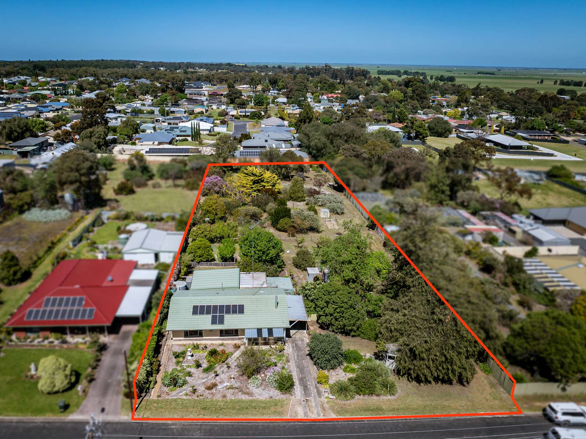 16 Alexander Avenue, Naracoorte For Sale by Farmbuy.com - image 2