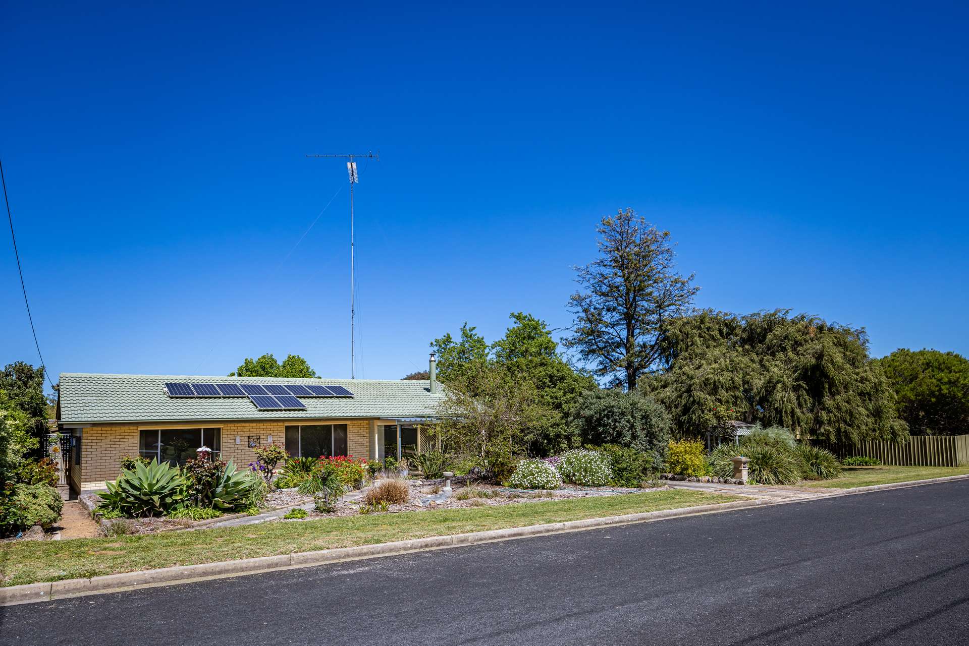 16 Alexander Avenue, Naracoorte For Sale by Farmbuy.com - image 3