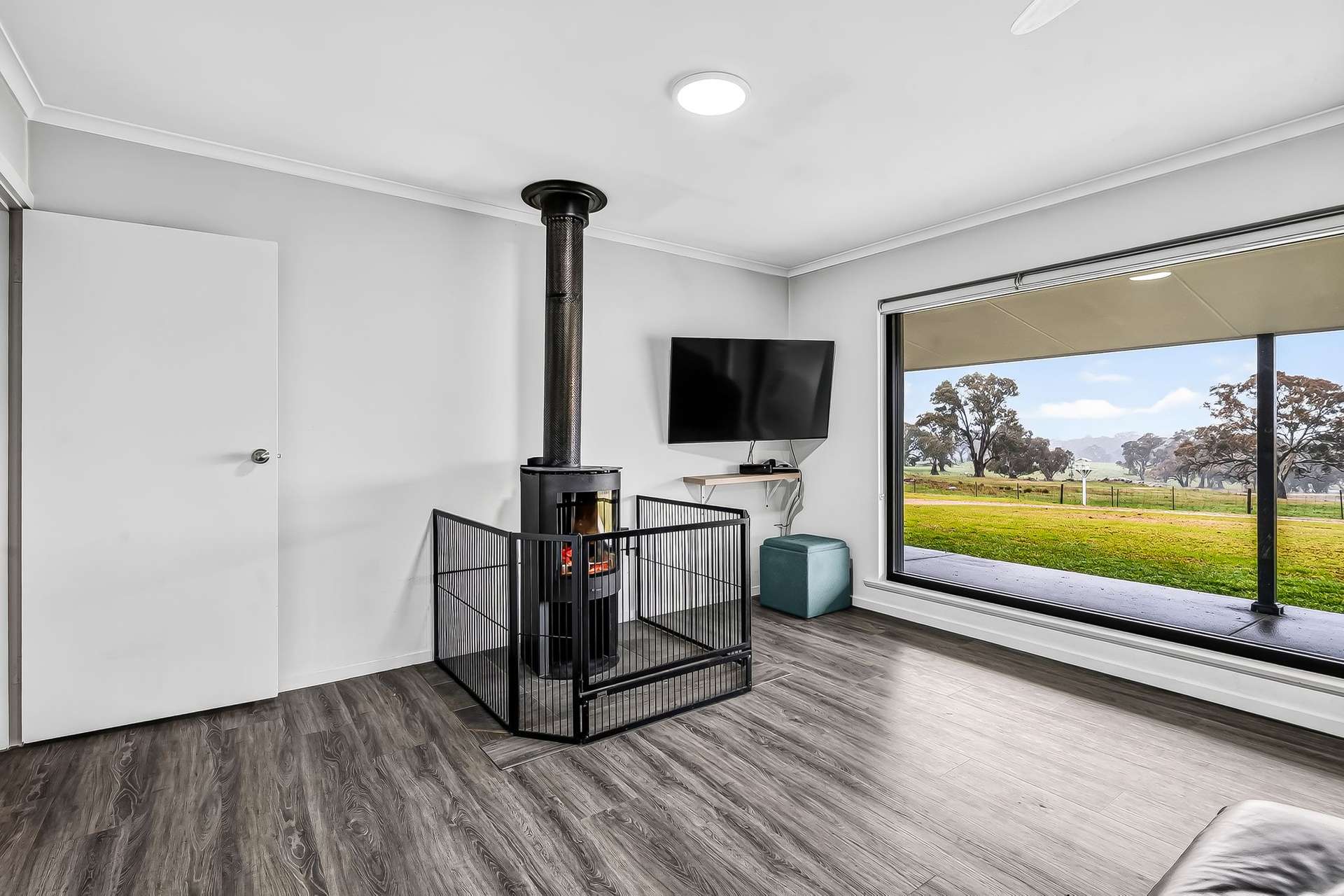 100 Burnley Road, Woodside For Sale by Farmbuy.com - image 11