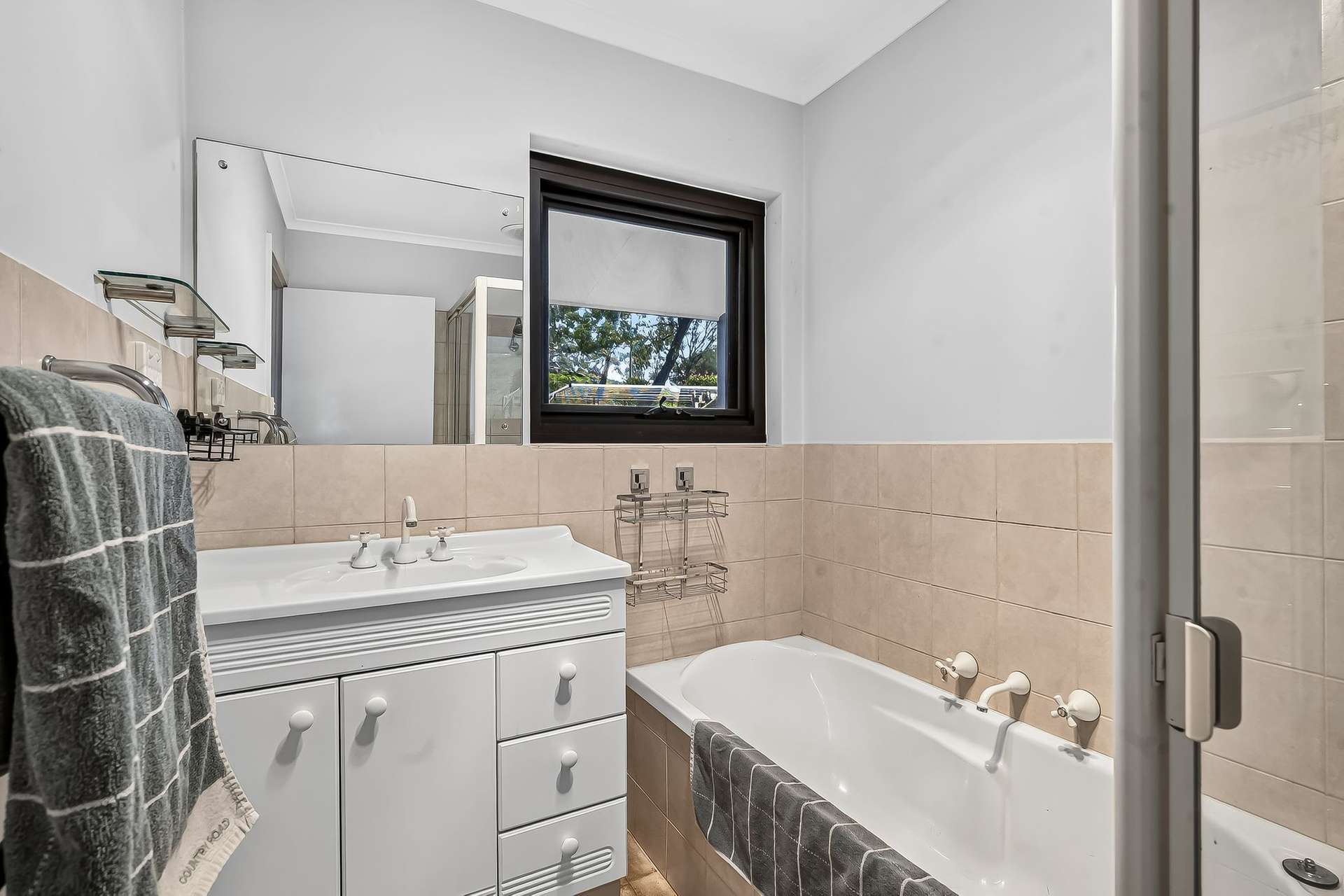 100 Burnley Road, Woodside For Sale by Farmbuy.com - image 13