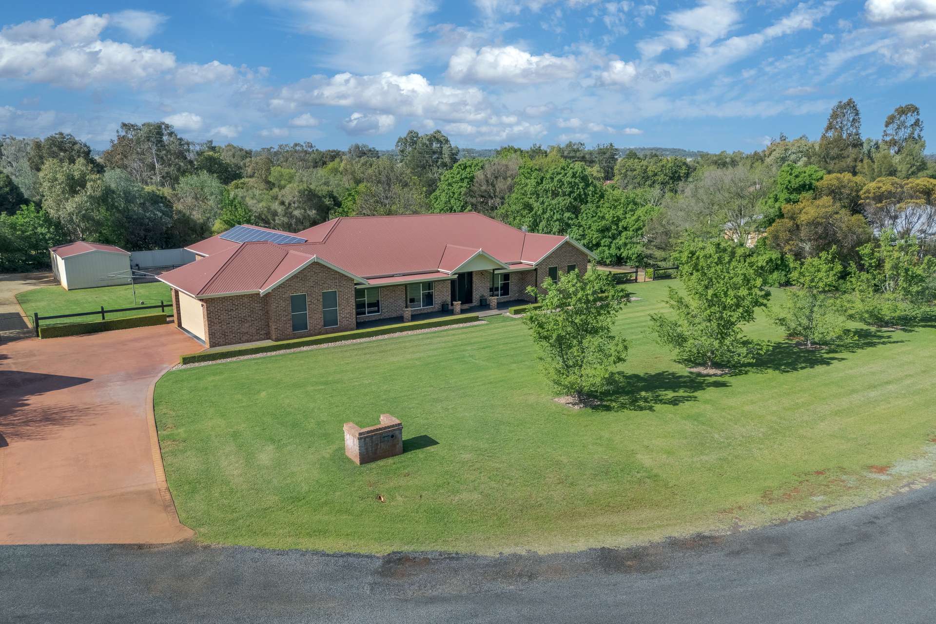 11 Chanara Crescent, Dubbo For Sale by Farmbuy.com - image 1