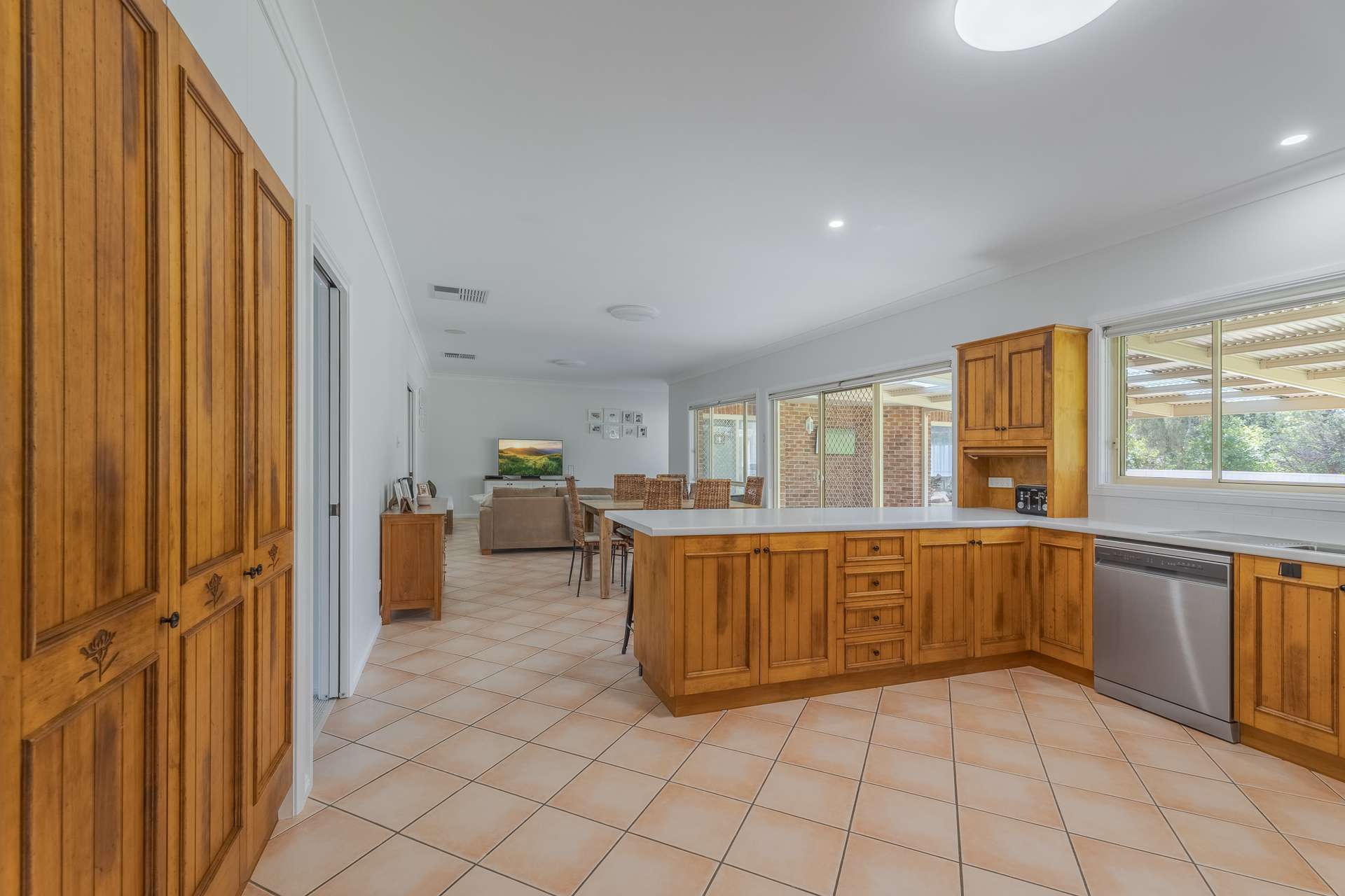 11 Chanara Crescent, Dubbo For Sale by Farmbuy.com - image 9