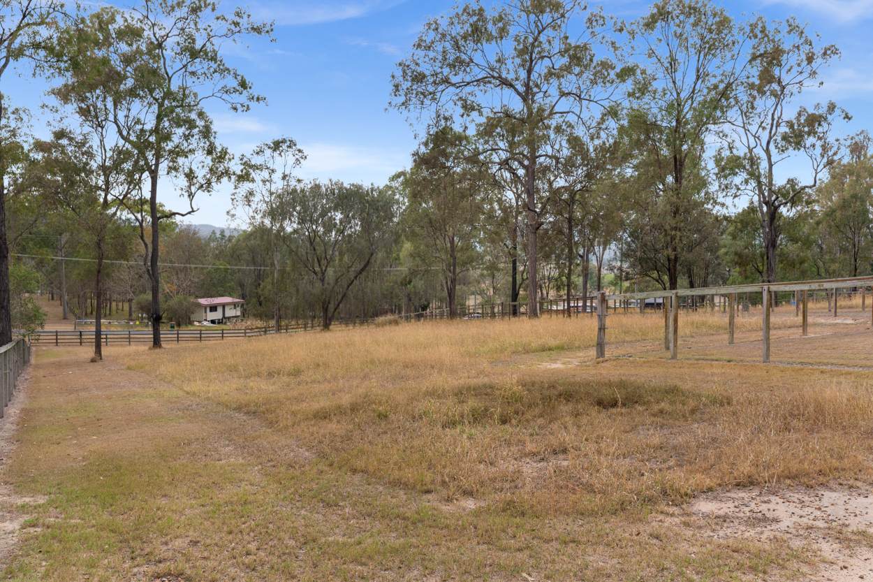 12 Bowers Road, Hatton Vale For Sale by Farmbuy.com - image 6