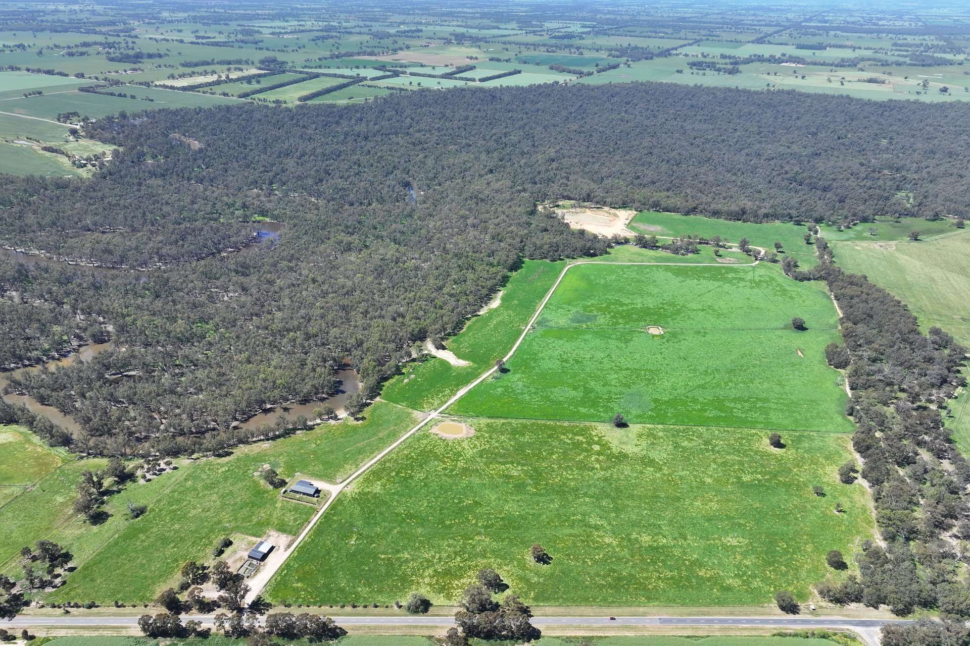 2796 Wanga Wangaratta-Yarrawonga Road, Peechelba For Sale by Farmbuy.com - image 2