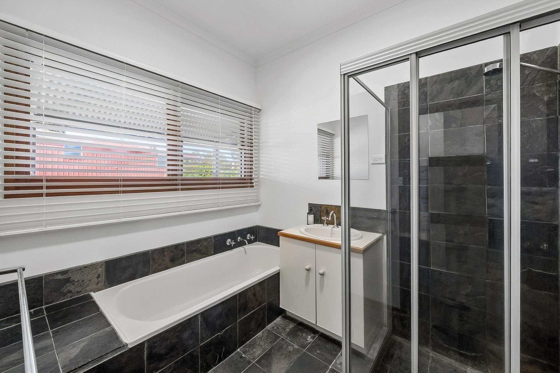 3456 Wangaratta-Yarrawonga Road, Bundalong South For Sale by Farmbuy.com - image 5