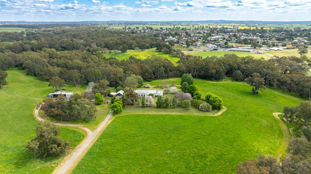 'Nillimbek'/165 Taylors Road, Culcairn NSW 2660