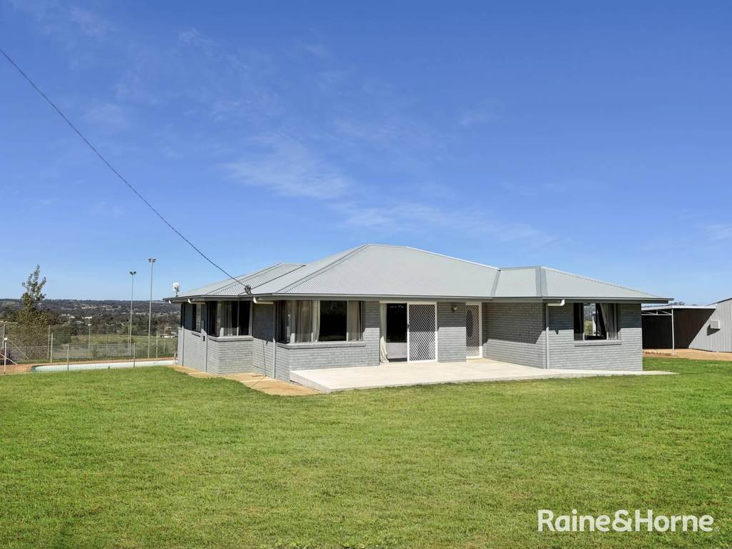 278 Olympic Highway, Young NSW 2594