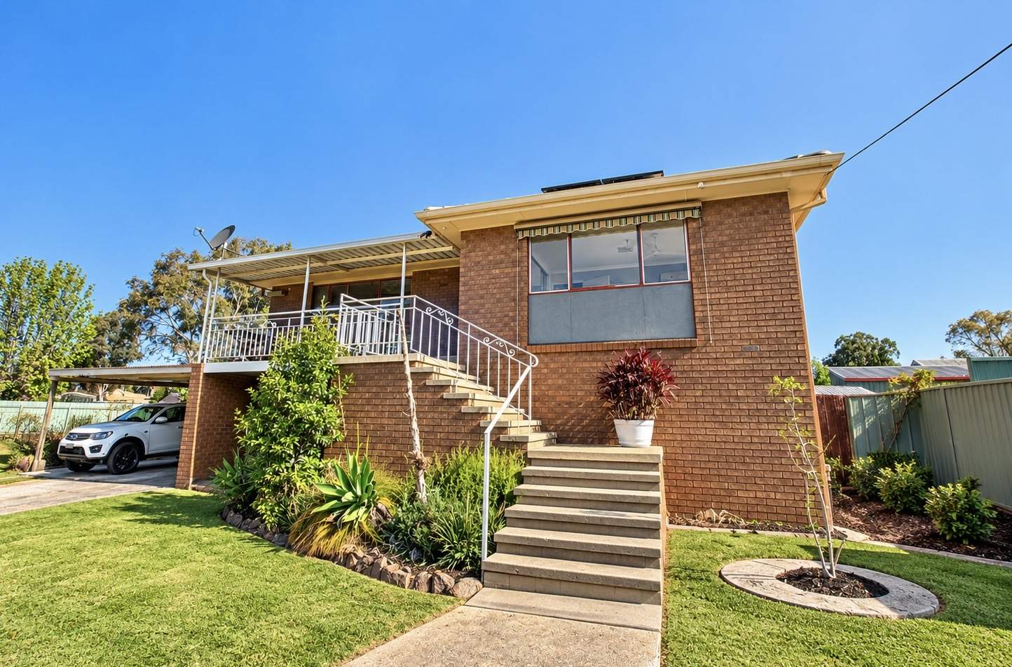 126 Clarke Street, Howlong For Sale by Farmbuy.com - image 2