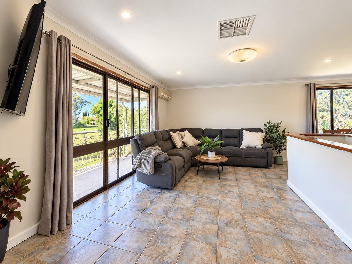 126 Clarke Street, Howlong For Sale by Farmbuy.com - image 5