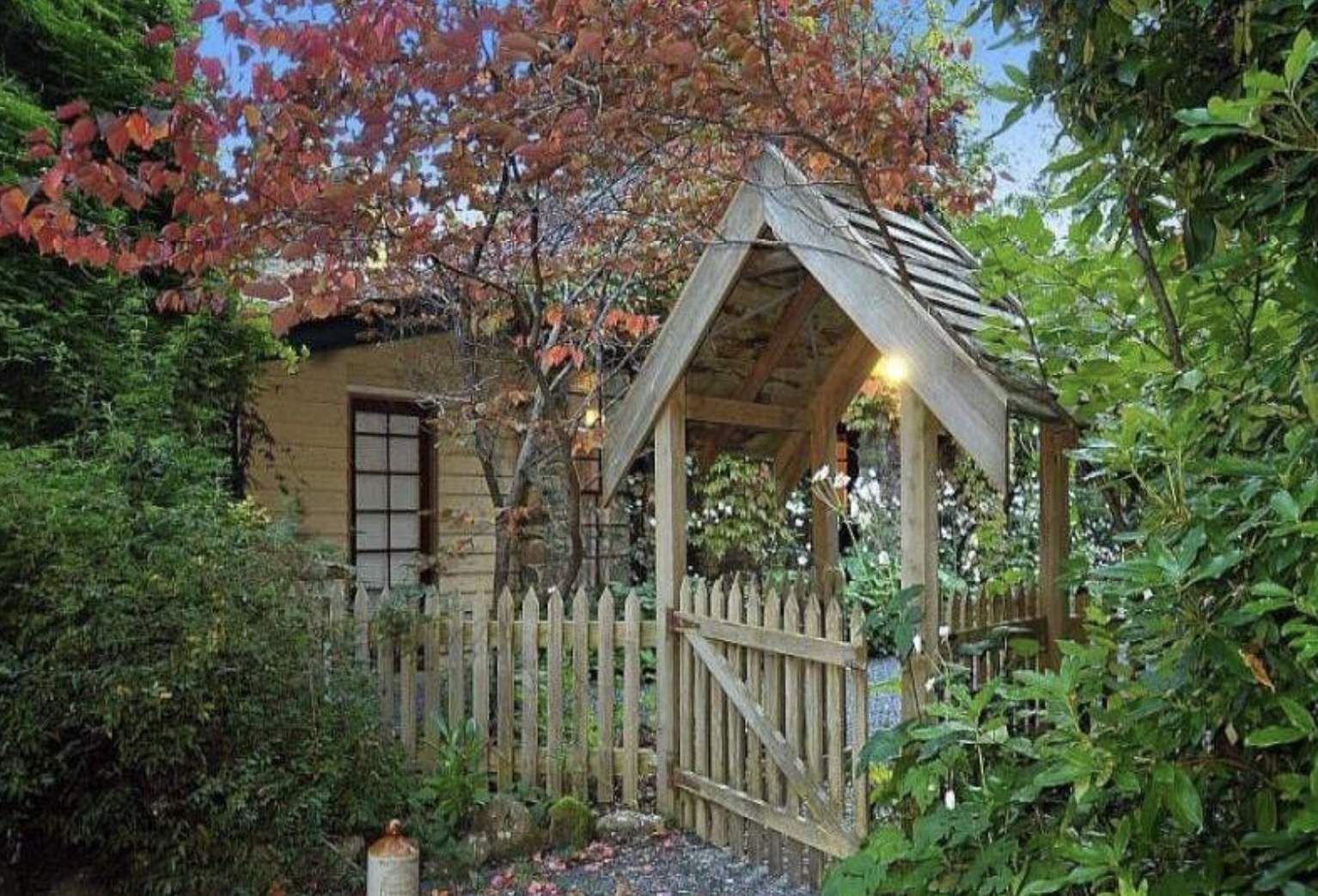 10 Observatory Road, Mount Dandenong For Sale by Farmbuy.com - image 11