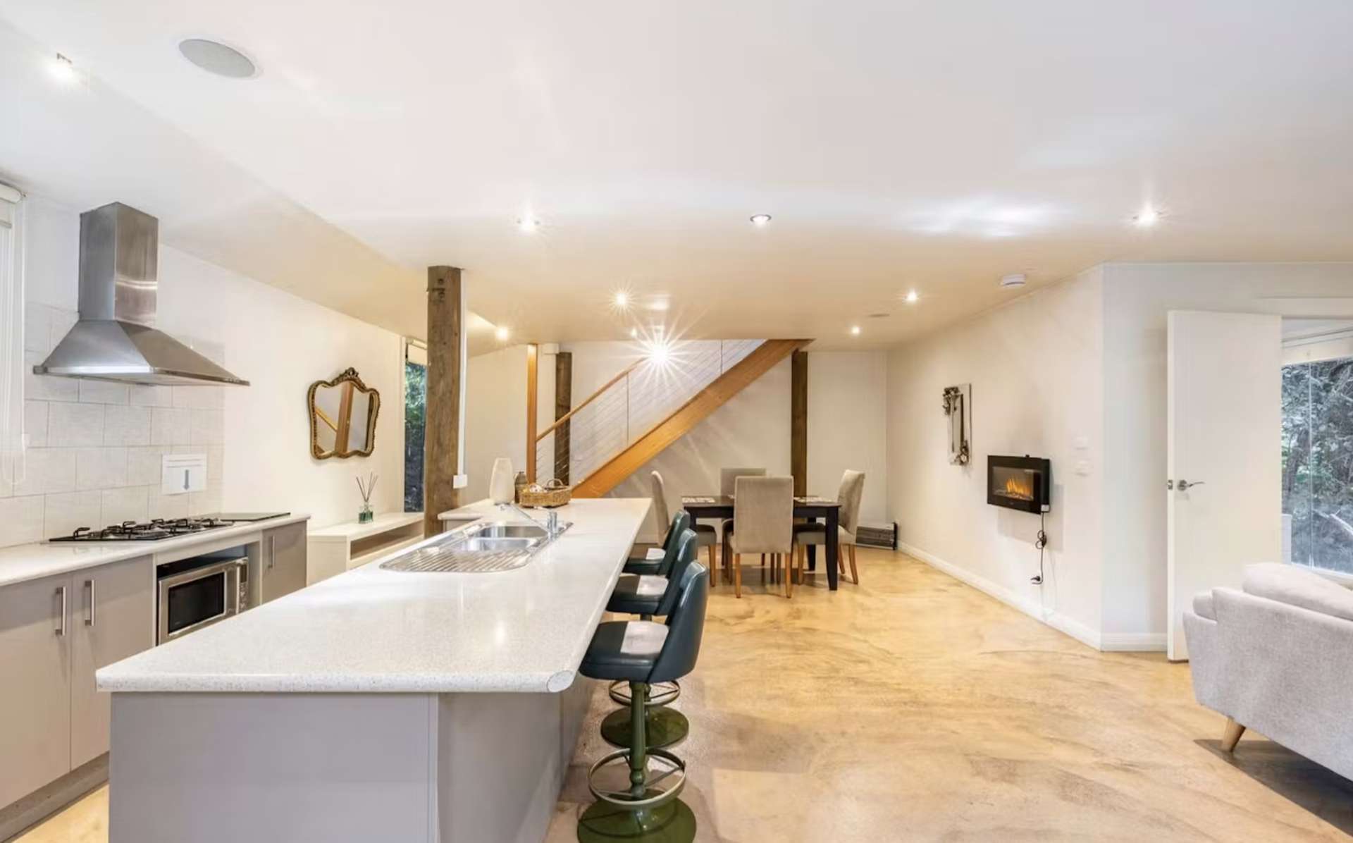 10 Observatory Road, Mount Dandenong For Sale by Farmbuy.com - image 4
