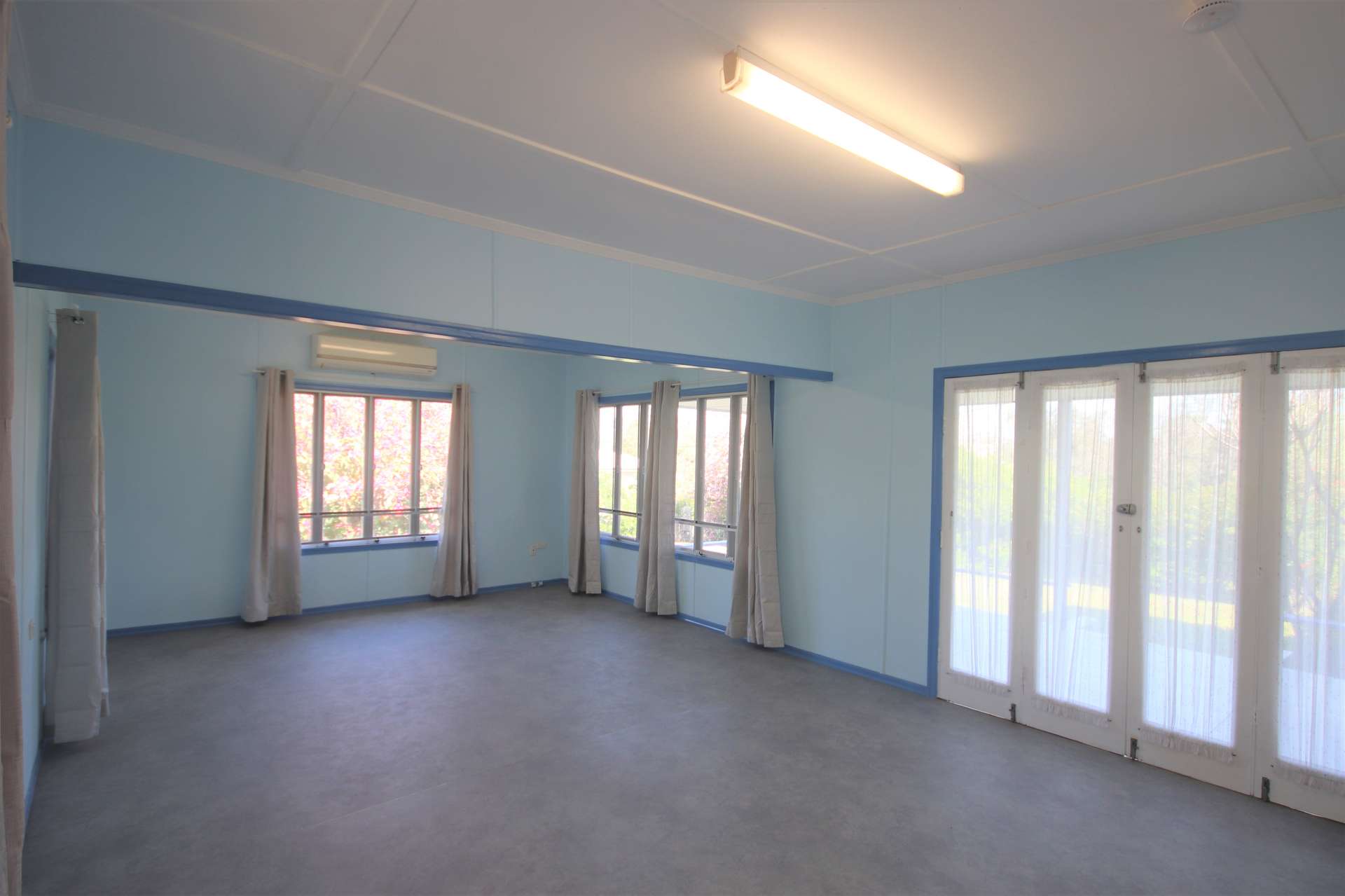 75 Burnett Street, Mundubbera For Sale by Farmbuy.com - image 2