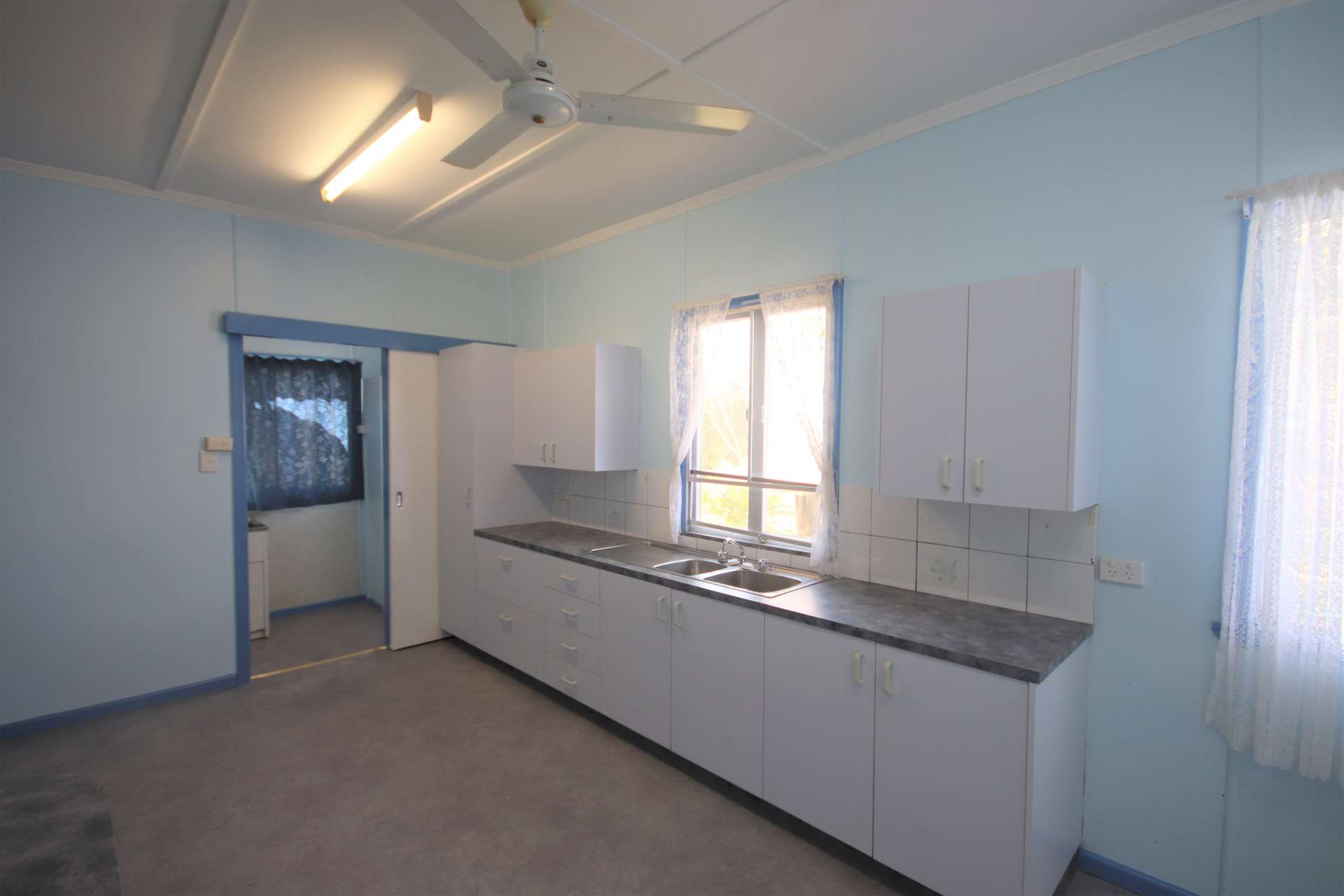 75 Burnett Street, Mundubbera For Sale by Farmbuy.com - image 5