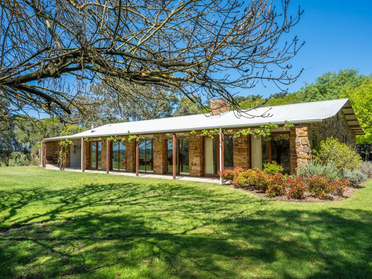 19 Main Road, Lindenow For Sale by Farmbuy.com - image 17