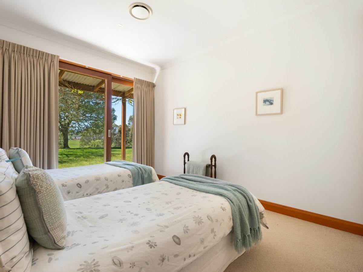 19 Main Road, Lindenow For Sale by Farmbuy.com - image 12