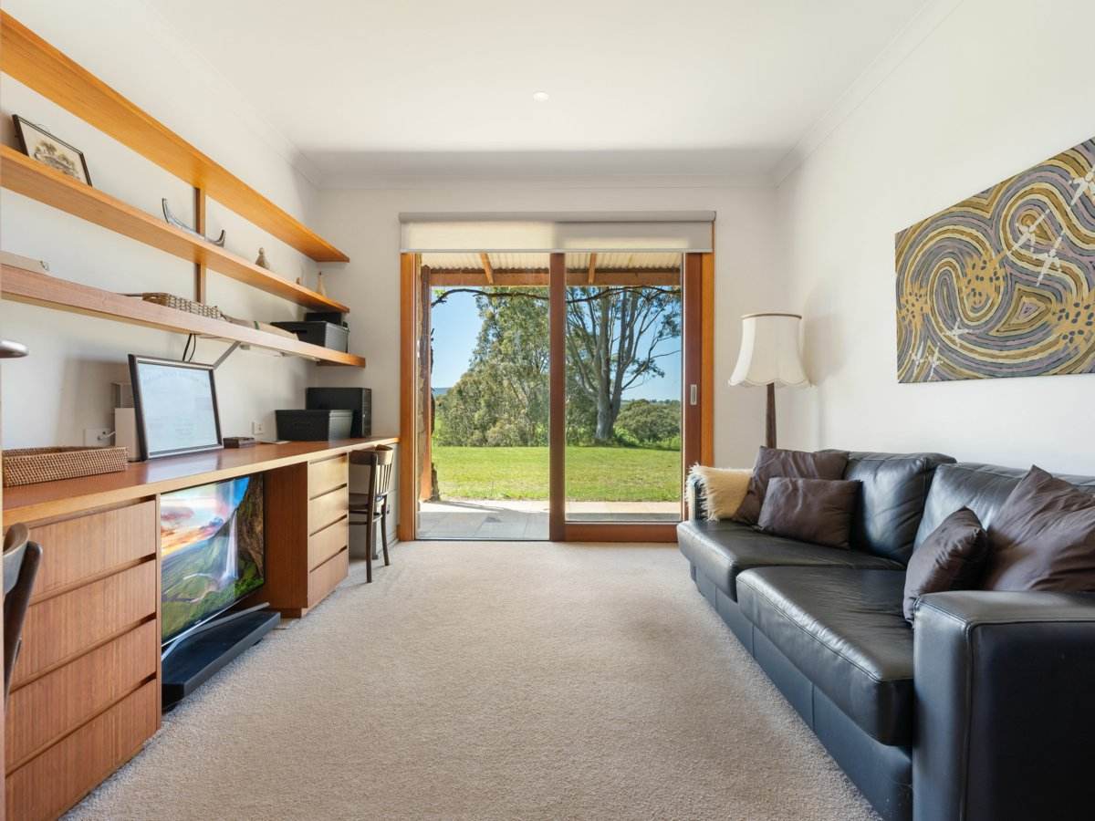 19 Main Road, Lindenow For Sale by Farmbuy.com - image 14