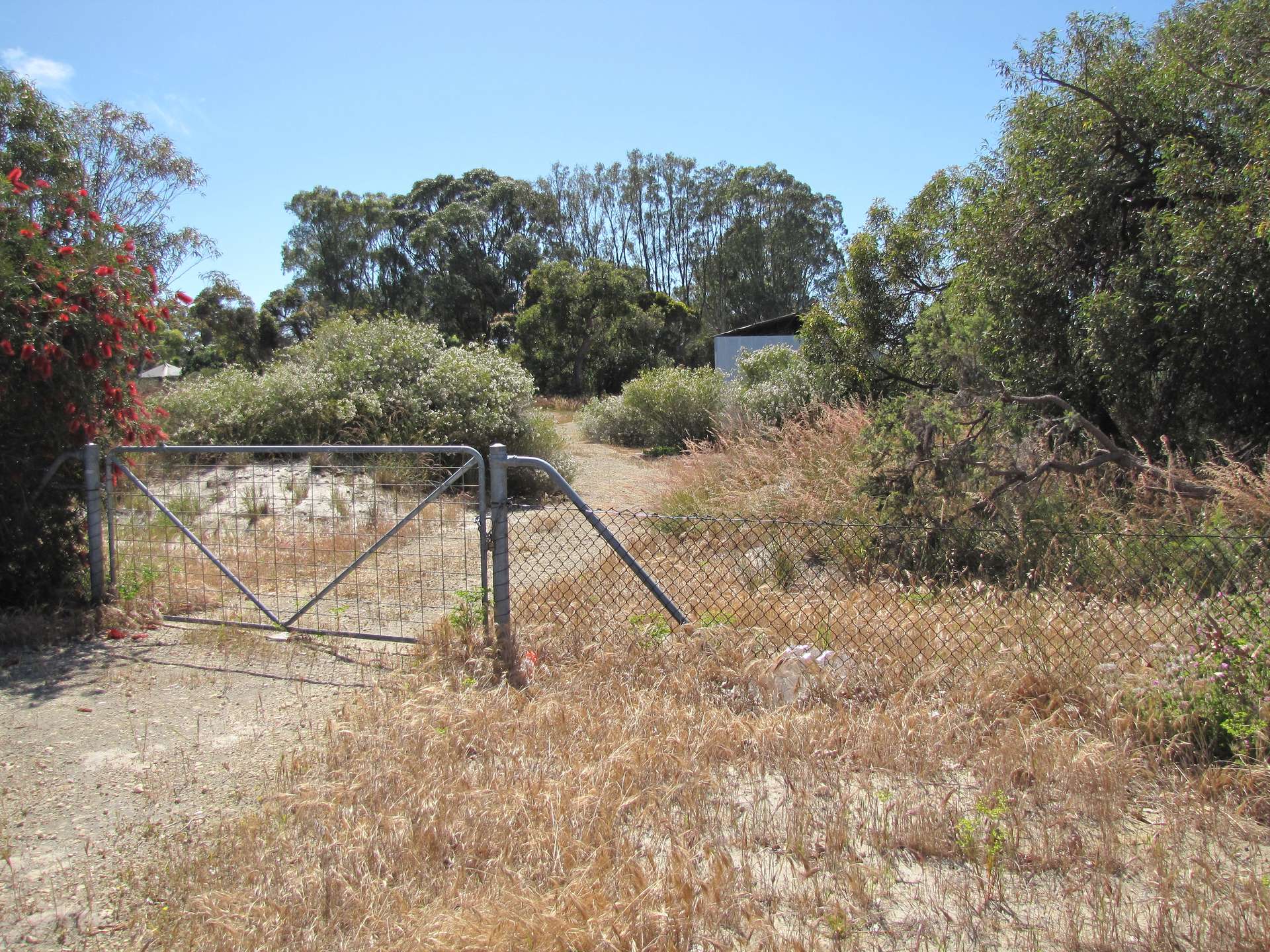 32 Griffiths Road, Wanneroo For Sale by Farmbuy.com - image 1