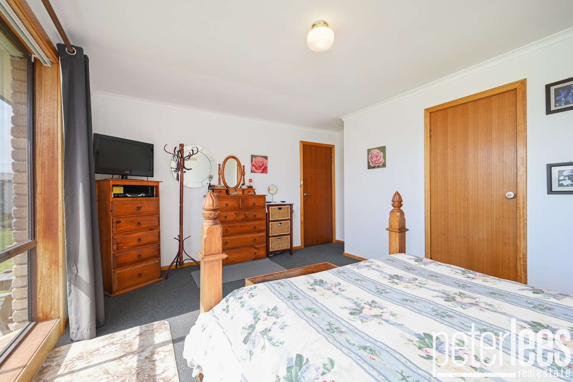 74 Montagu Street, Campbell Town For Sale by Farmbuy.com - image 11