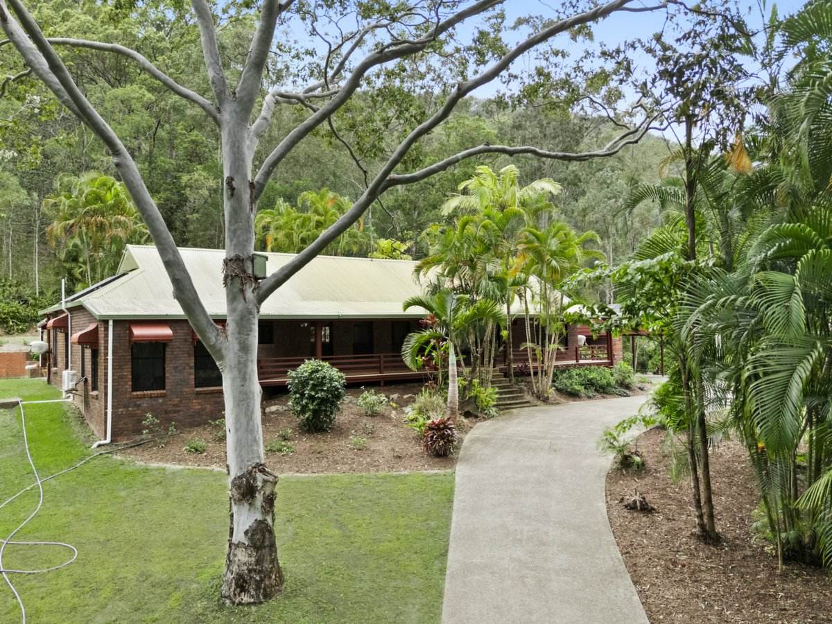 43 Belmont Park Drive, Mudgeeraba For Sale by Farmbuy.com - image 11