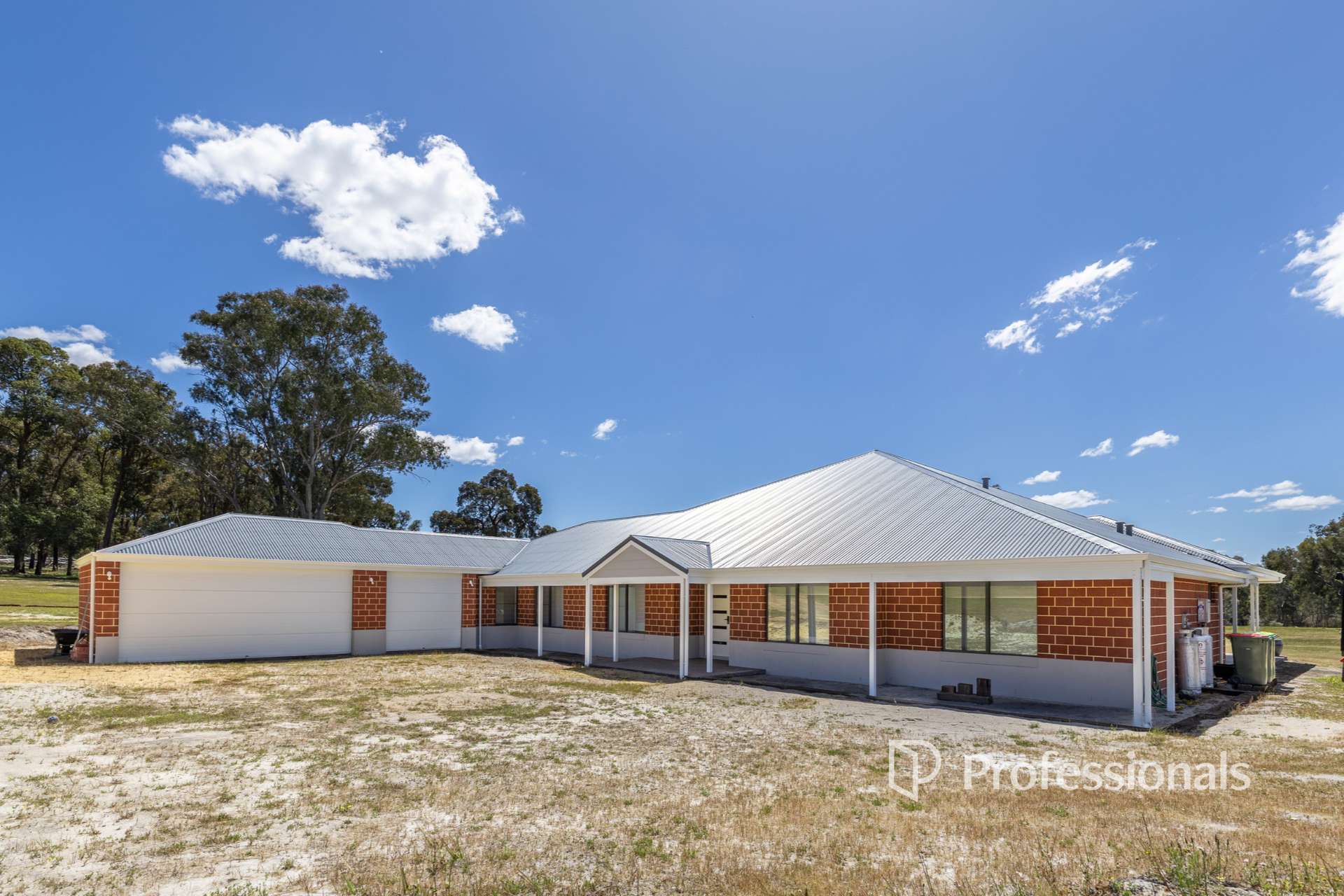 1482 Bradbury Road, Collie Burn For Sale by Farmbuy.com - image 1