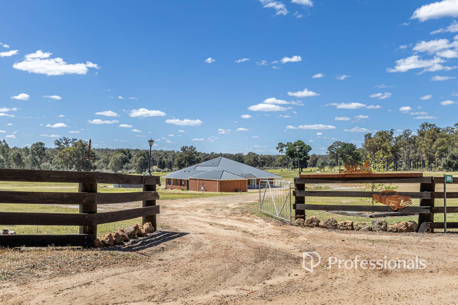 1482 Bradbury Road, Collie Burn For Sale by Farmbuy.com - image 2
