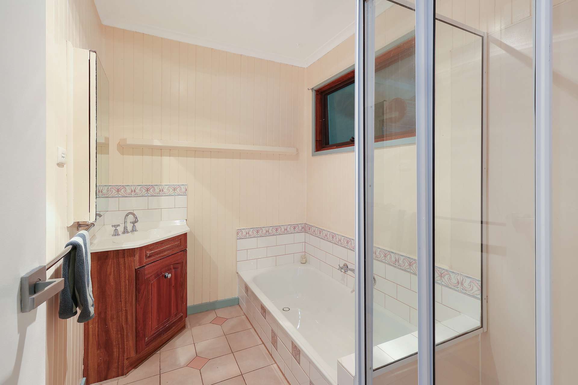 112 Soundrys Road, Elingamite For Sale by Farmbuy.com - image 11