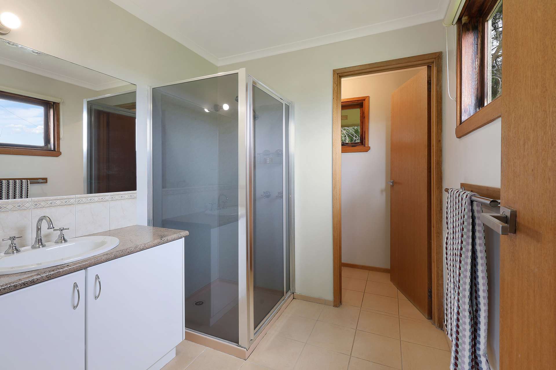 112 Soundrys Road, Elingamite For Sale by Farmbuy.com - image 6