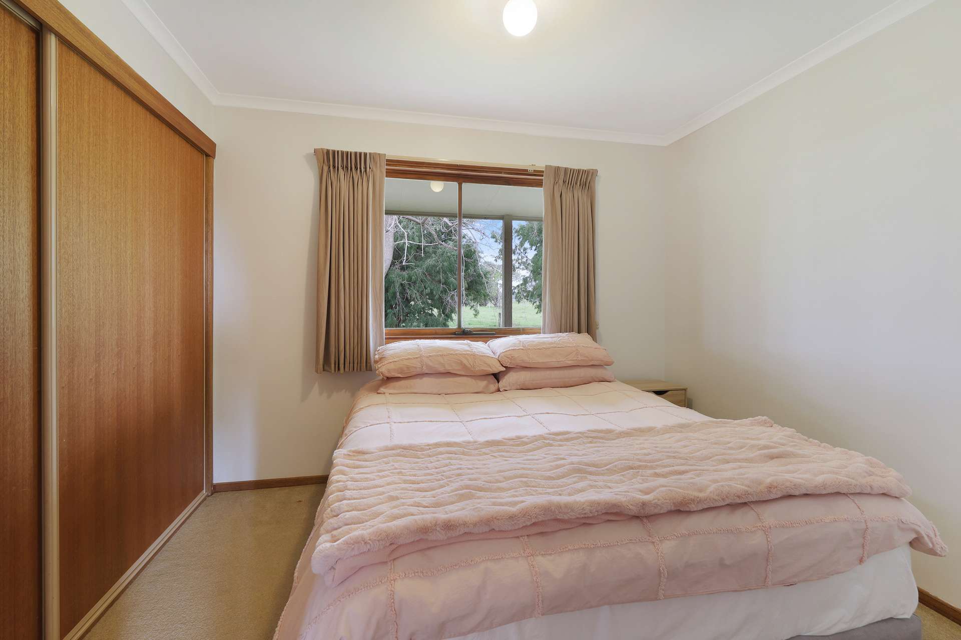 112 Soundrys Road, Elingamite For Sale by Farmbuy.com - image 9