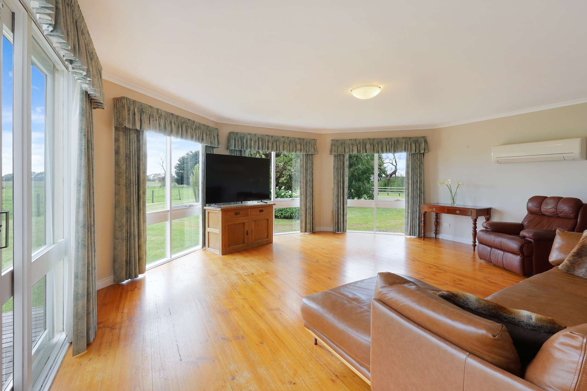 112 Soundrys Road, Elingamite For Sale by Farmbuy.com - image 4