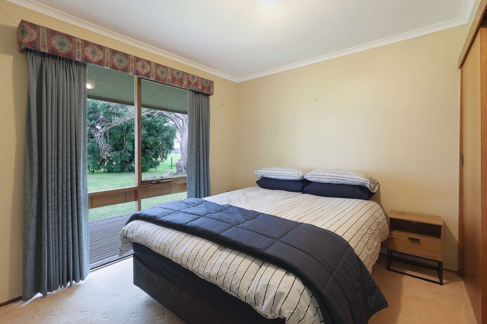112 Soundrys Road, Elingamite For Sale by Farmbuy.com - image 10