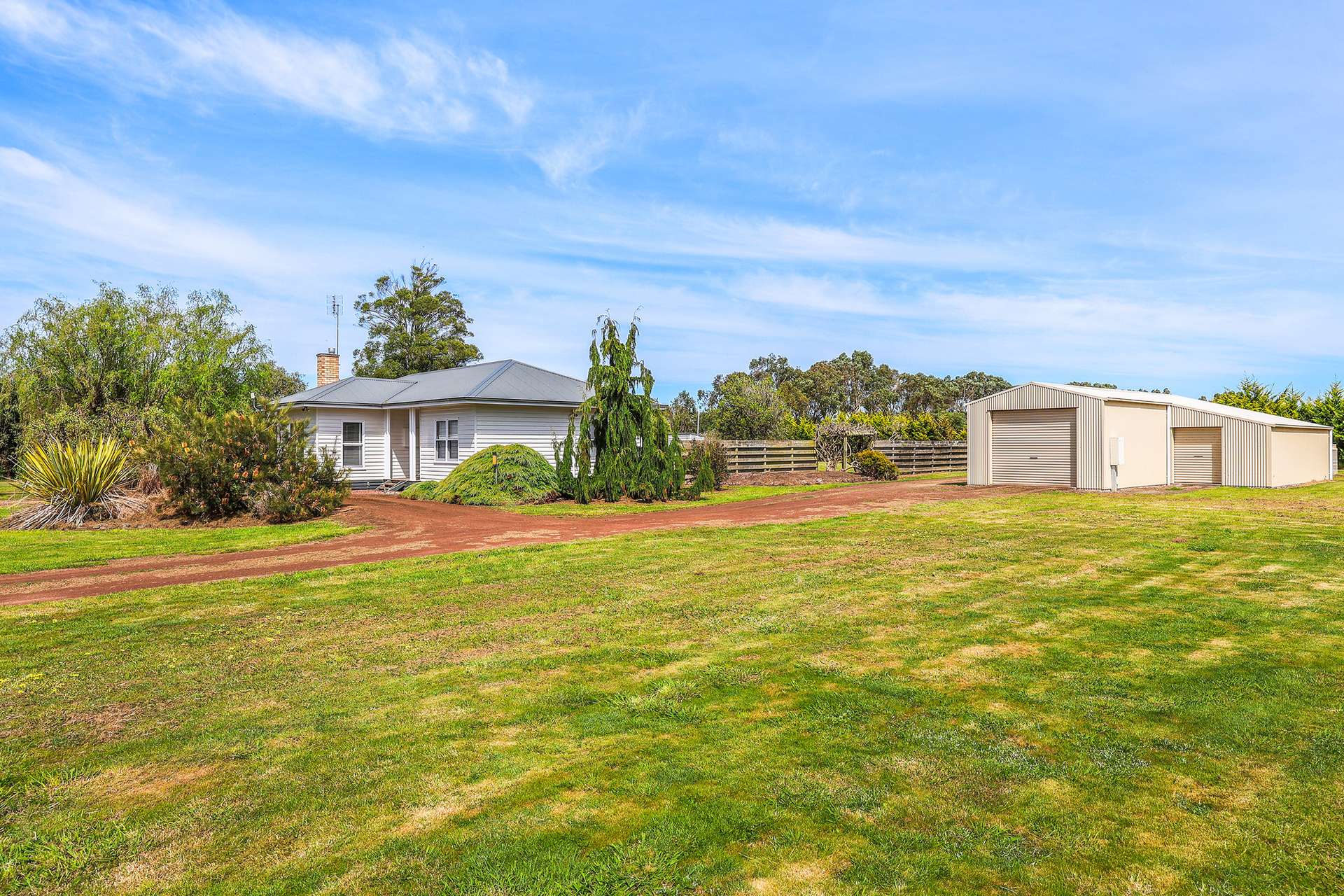 1585 Grassmere-Hexham Road, Woolsthorpe For Sale by Farmbuy.com - image 2