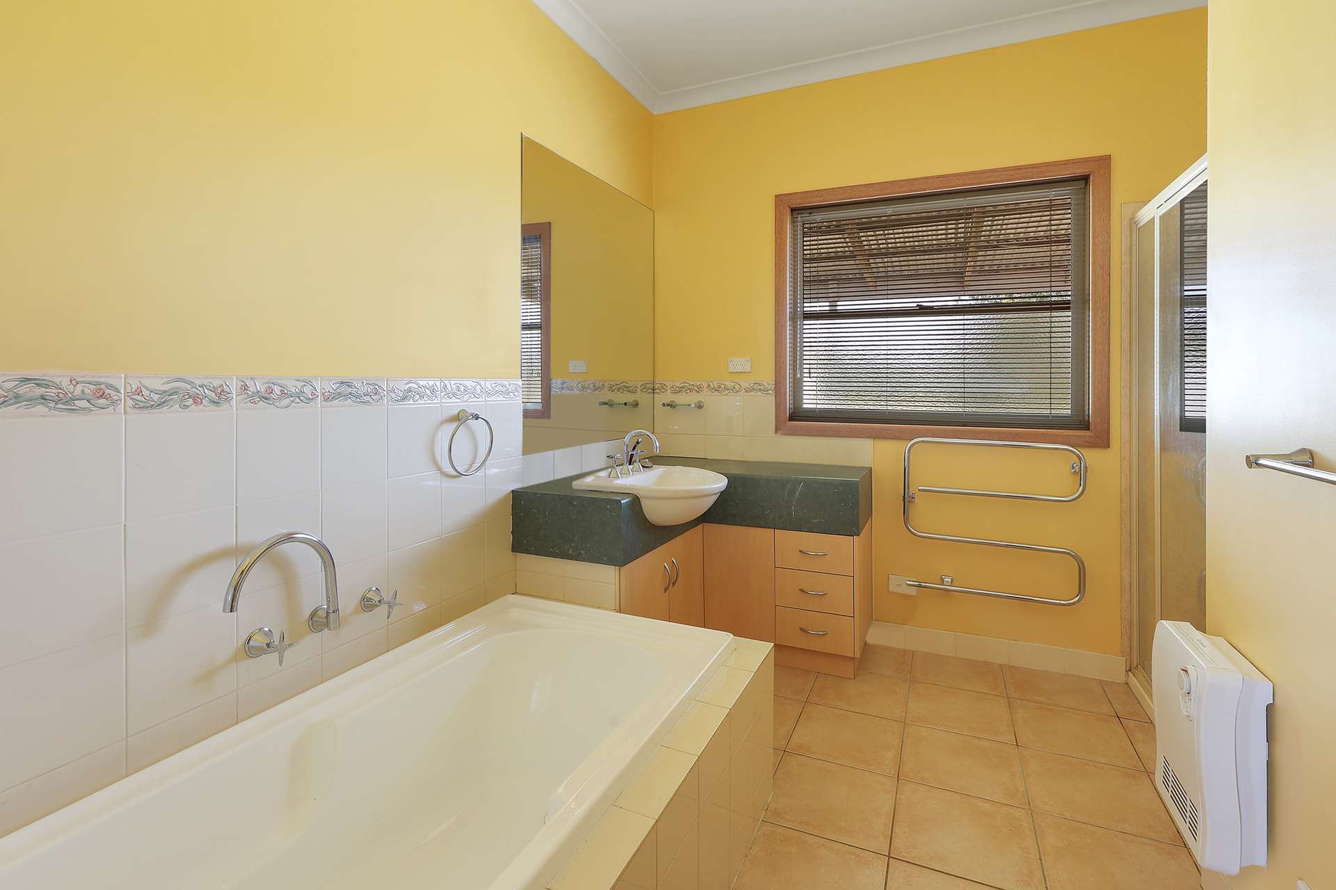 1585 Grassmere-Hexham Road, Woolsthorpe For Sale by Farmbuy.com - image 6