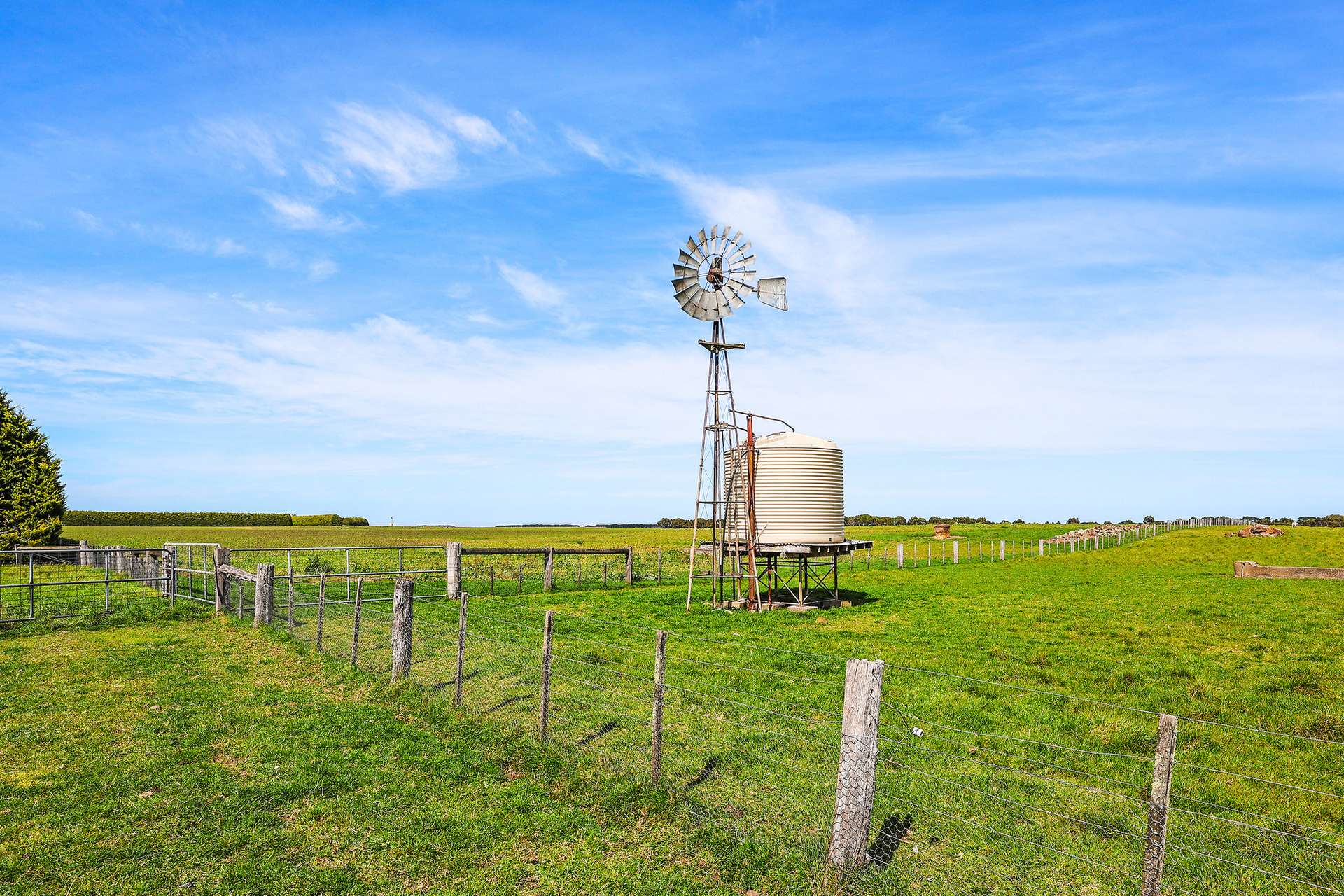 1585 Grassmere-Hexham Road, Woolsthorpe For Sale by Farmbuy.com - image 13