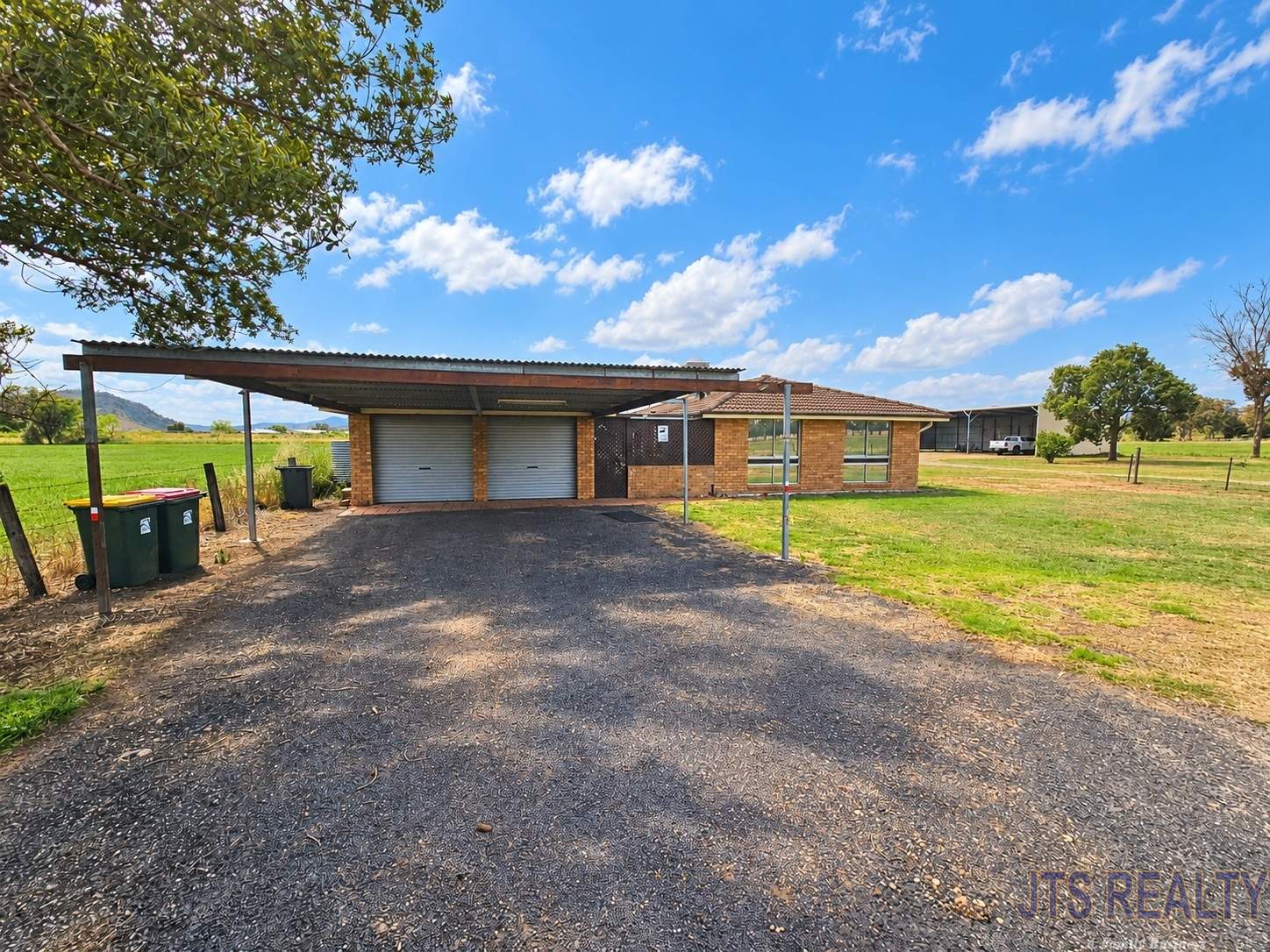 1370 New England Highway, Aberdeen For Sale by Farmbuy.com - image 3