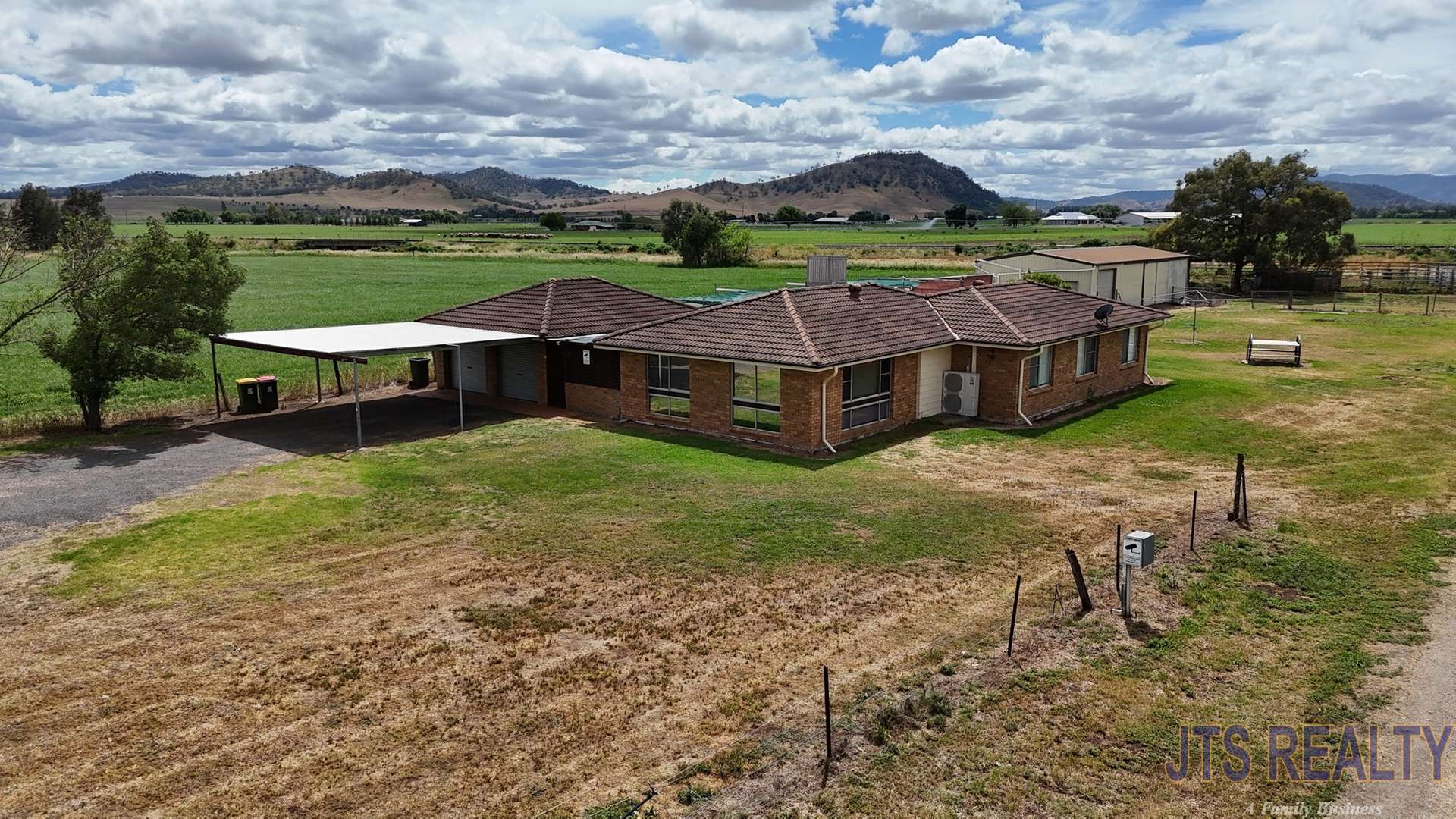 1370 New England Highway, Aberdeen For Sale by Farmbuy.com - image 2