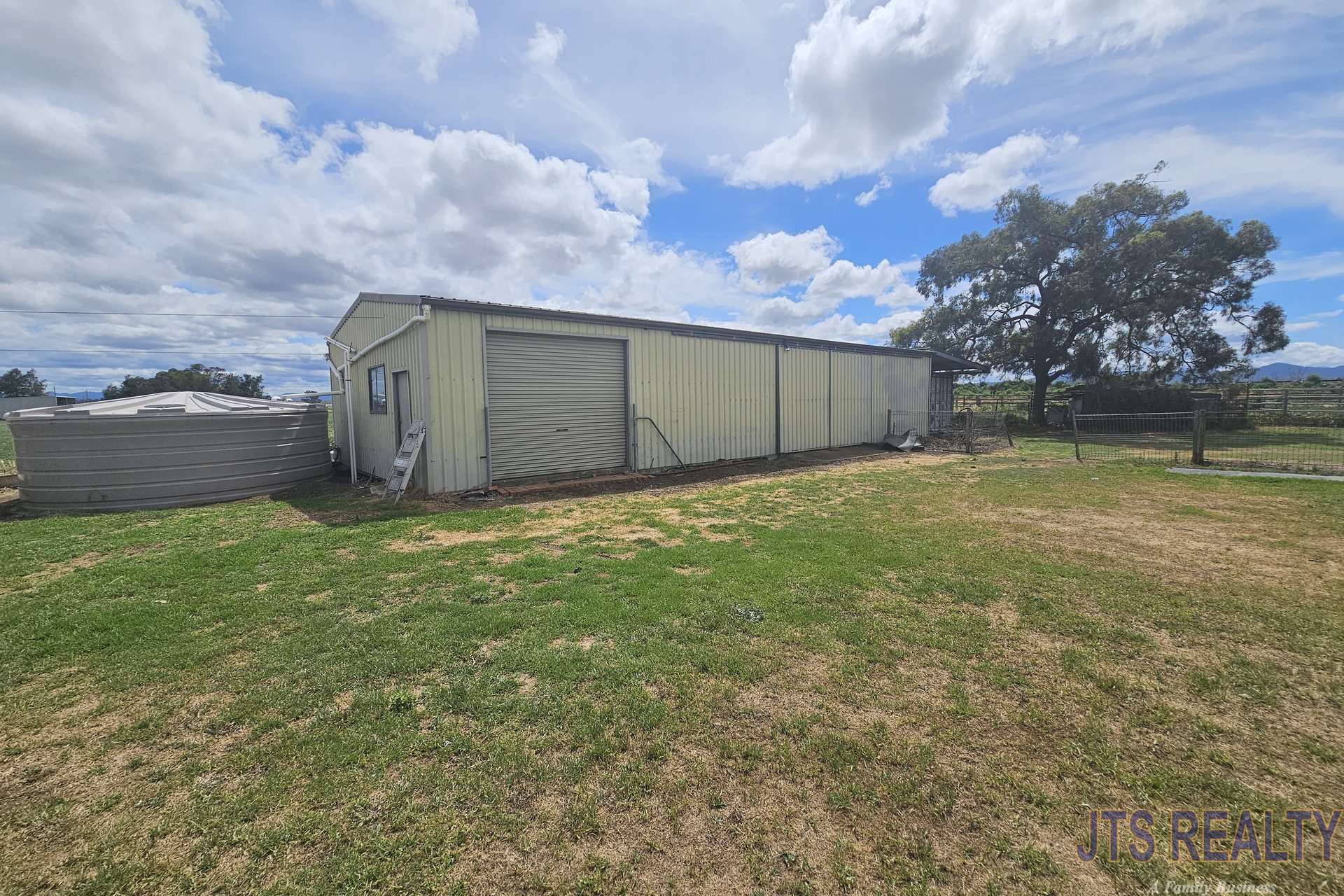 1370 New England Highway, Aberdeen For Sale by Farmbuy.com - image 19