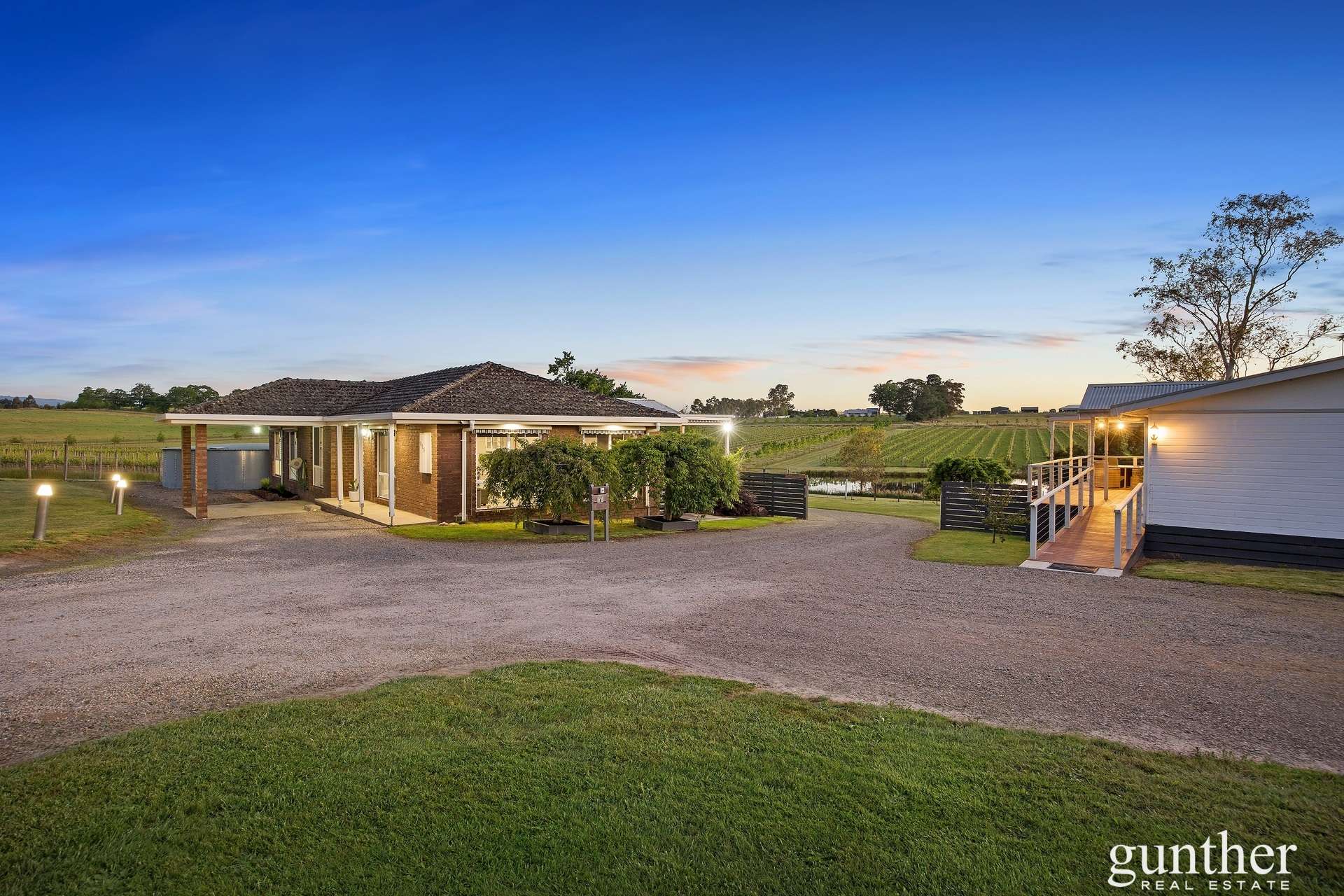 969 Healesville - Yarra Glen Road, Yarra Glen For Sale by Farmbuy.com - image 2