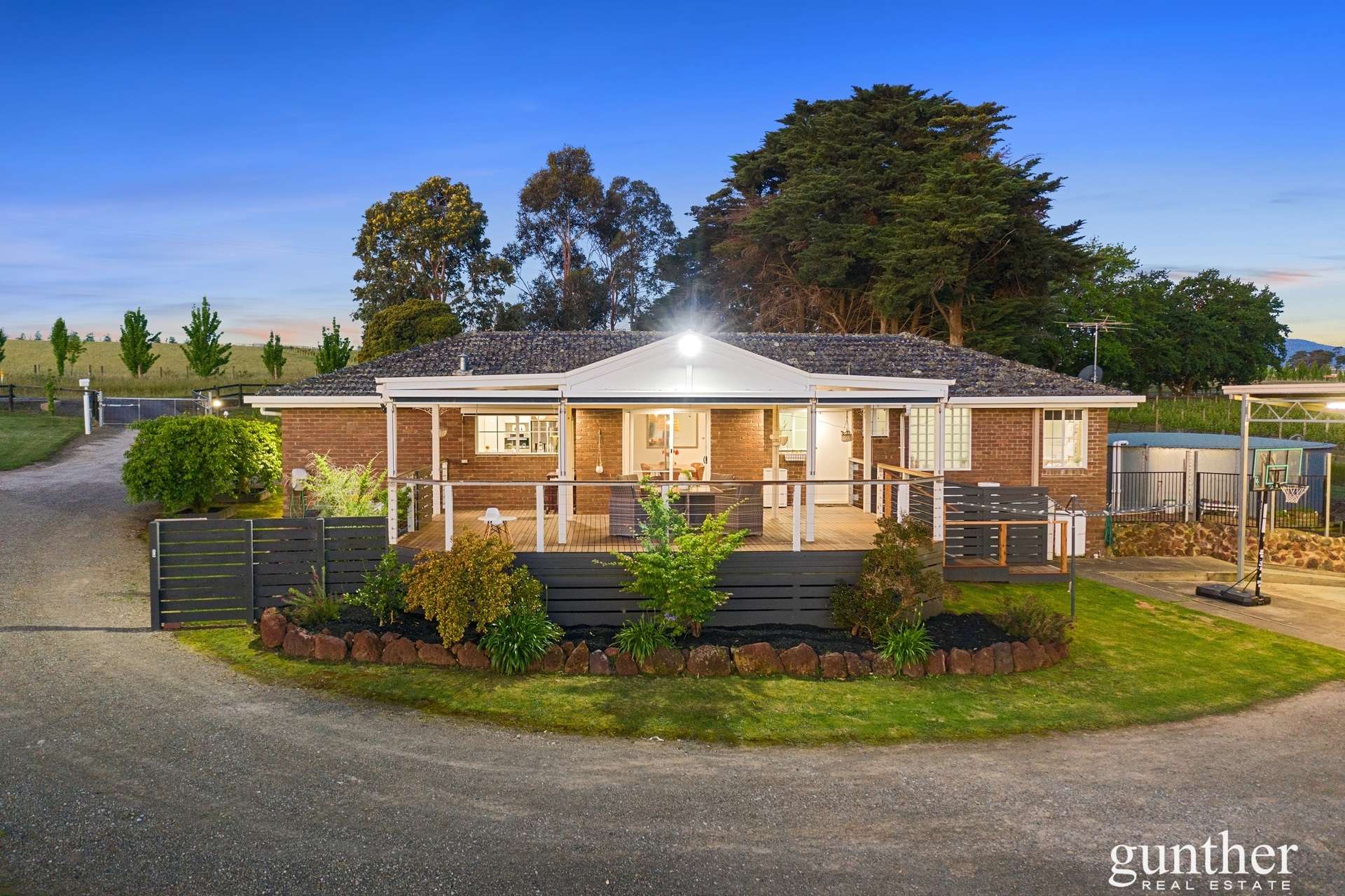 969 Healesville - Yarra Glen Road, Yarra Glen For Sale by Farmbuy.com - image 13