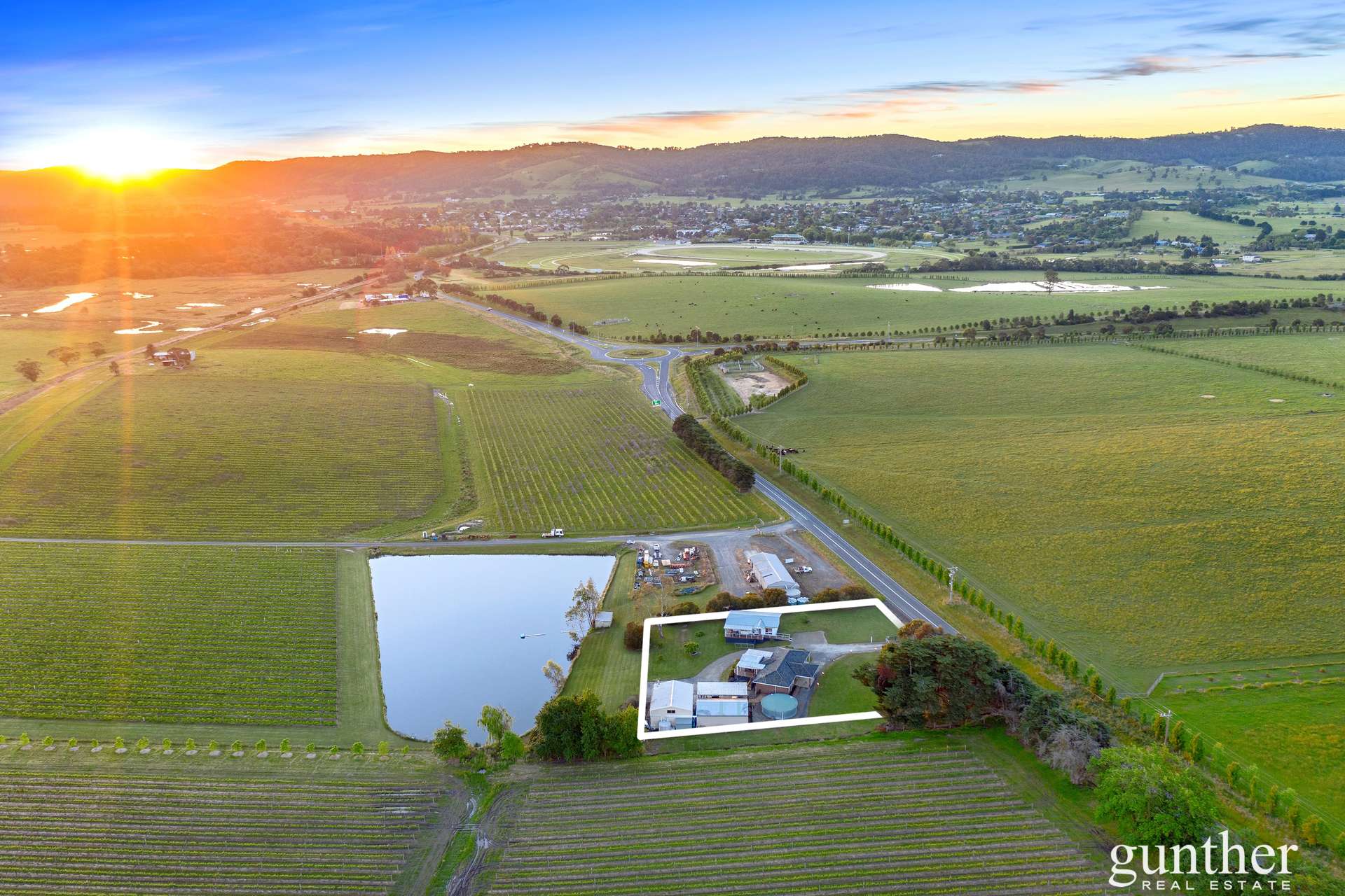 969 Healesville - Yarra Glen Road, Yarra Glen For Sale by Farmbuy.com - image 29