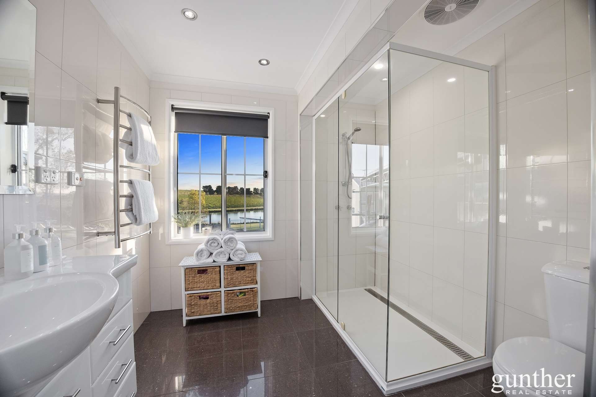 969 Healesville - Yarra Glen Road, Yarra Glen For Sale by Farmbuy.com - image 6