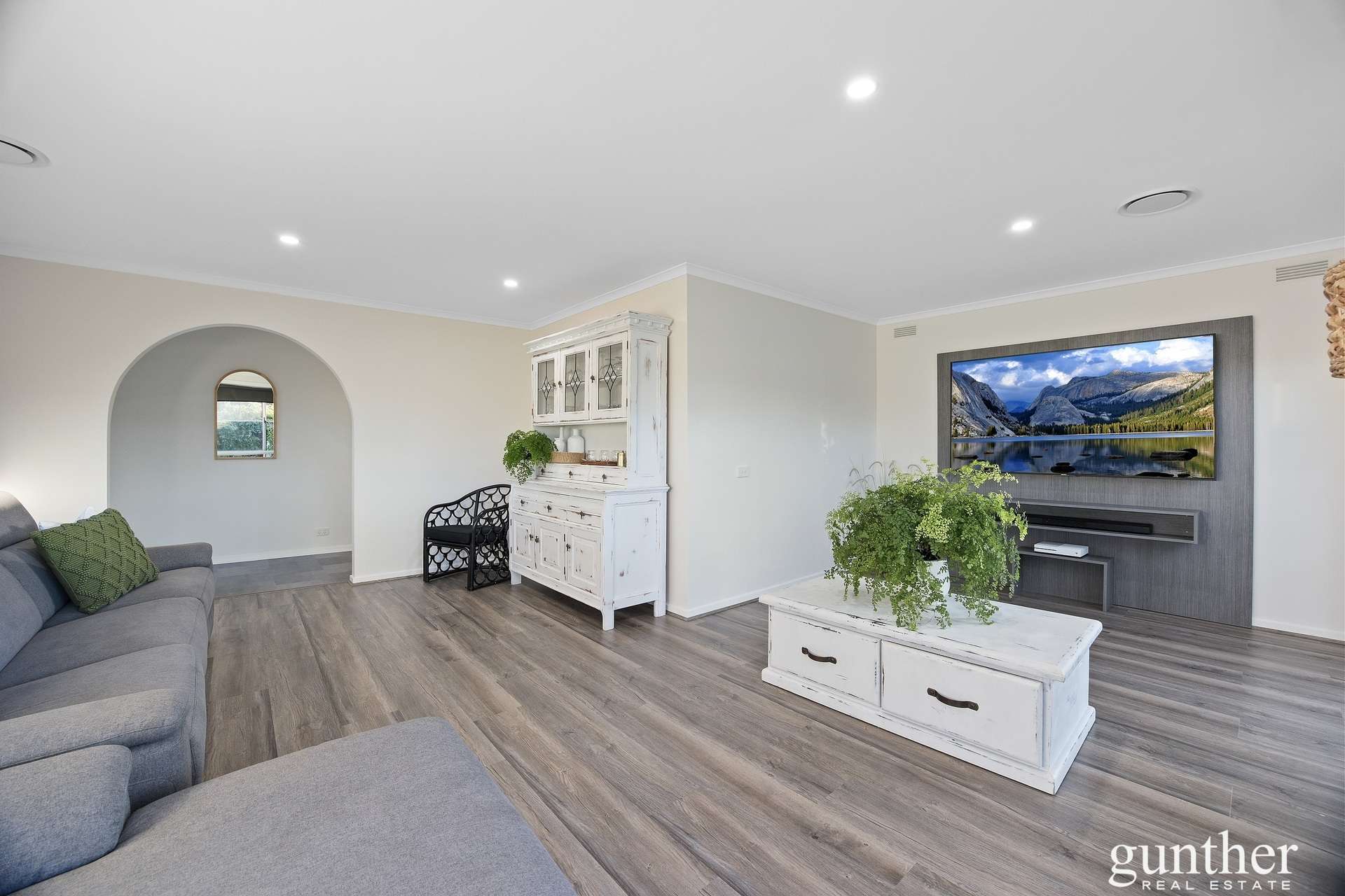 969 Healesville - Yarra Glen Road, Yarra Glen For Sale by Farmbuy.com - image 3
