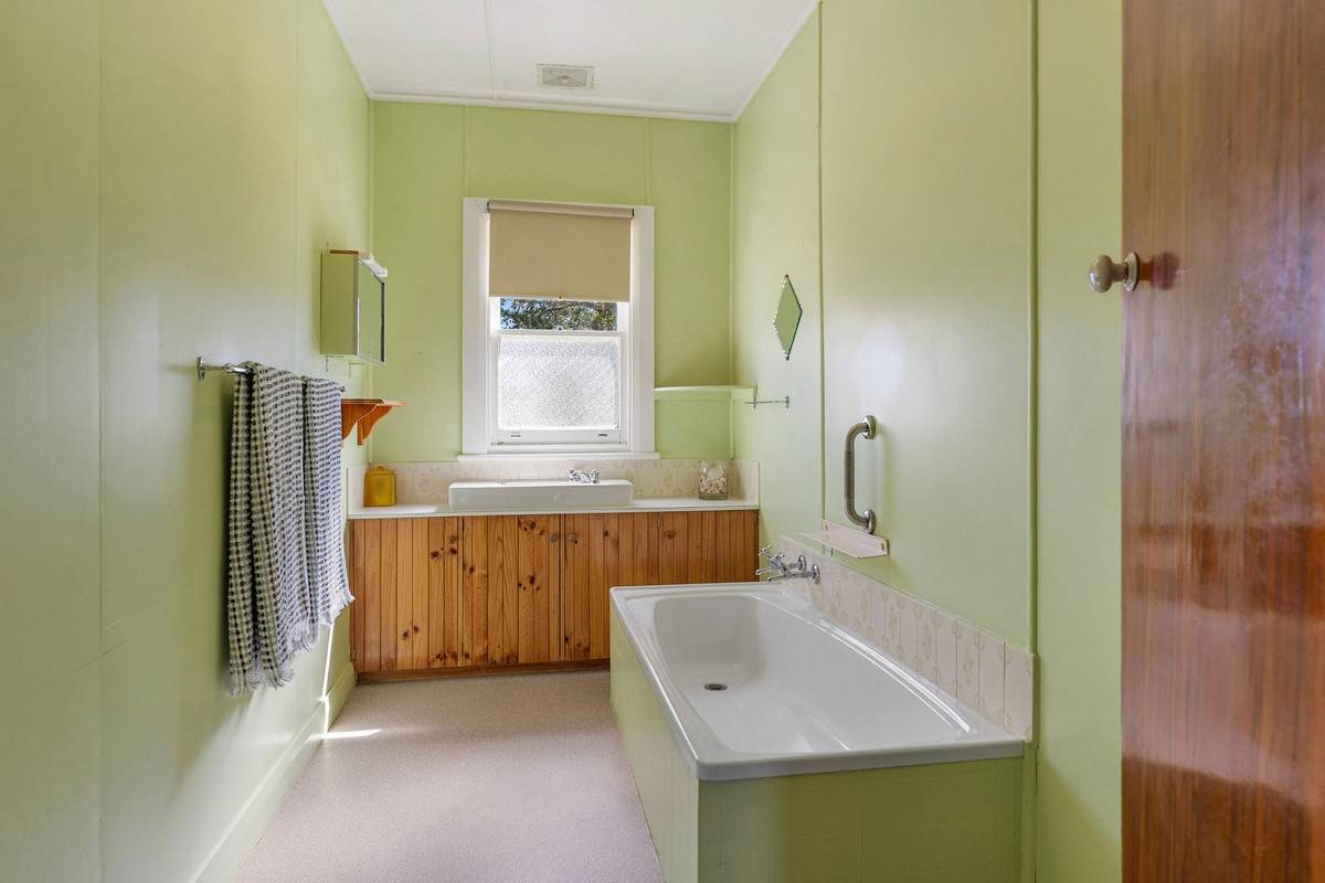 24 & 71 Enfield Lane, Campania For Sale by Farmbuy.com - image 23