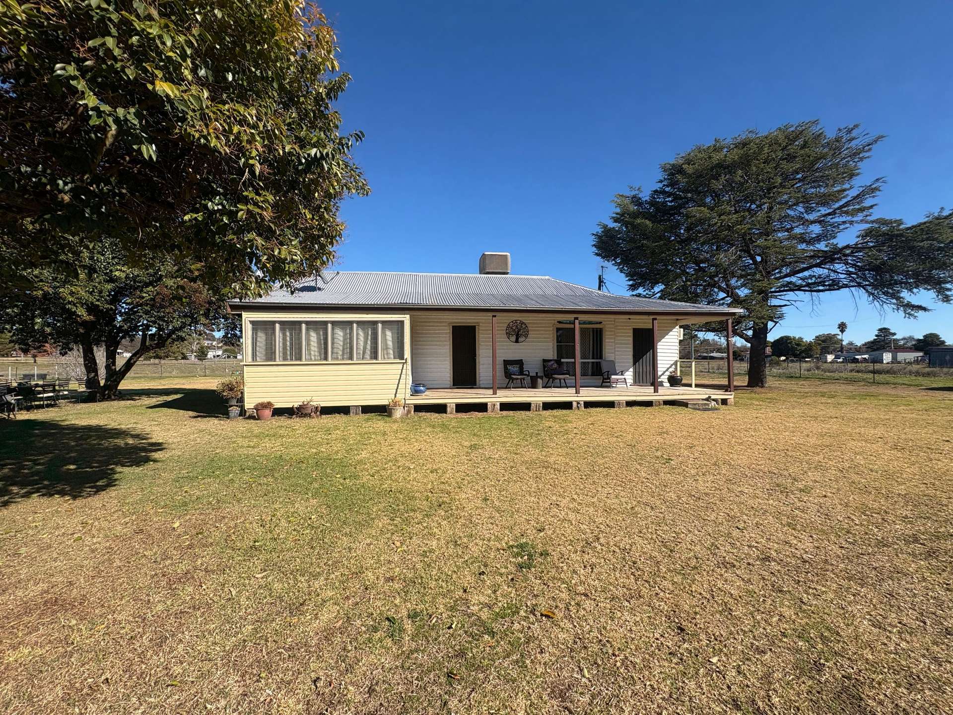14-18 Cherry Street, Barraba For Sale by Farmbuy.com - image 1