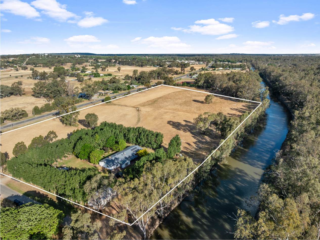 7 Mclays Road, Narrandera Auction by Farmbuy.com - image 1