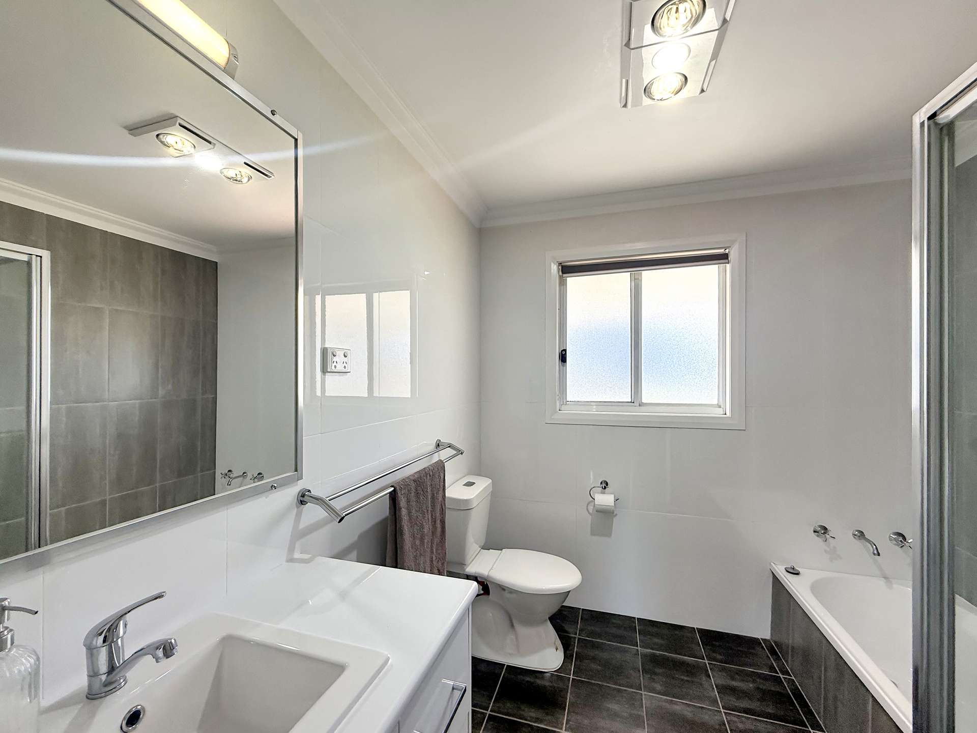 72 West Street, Grenfell For Sale by Farmbuy.com - image 9