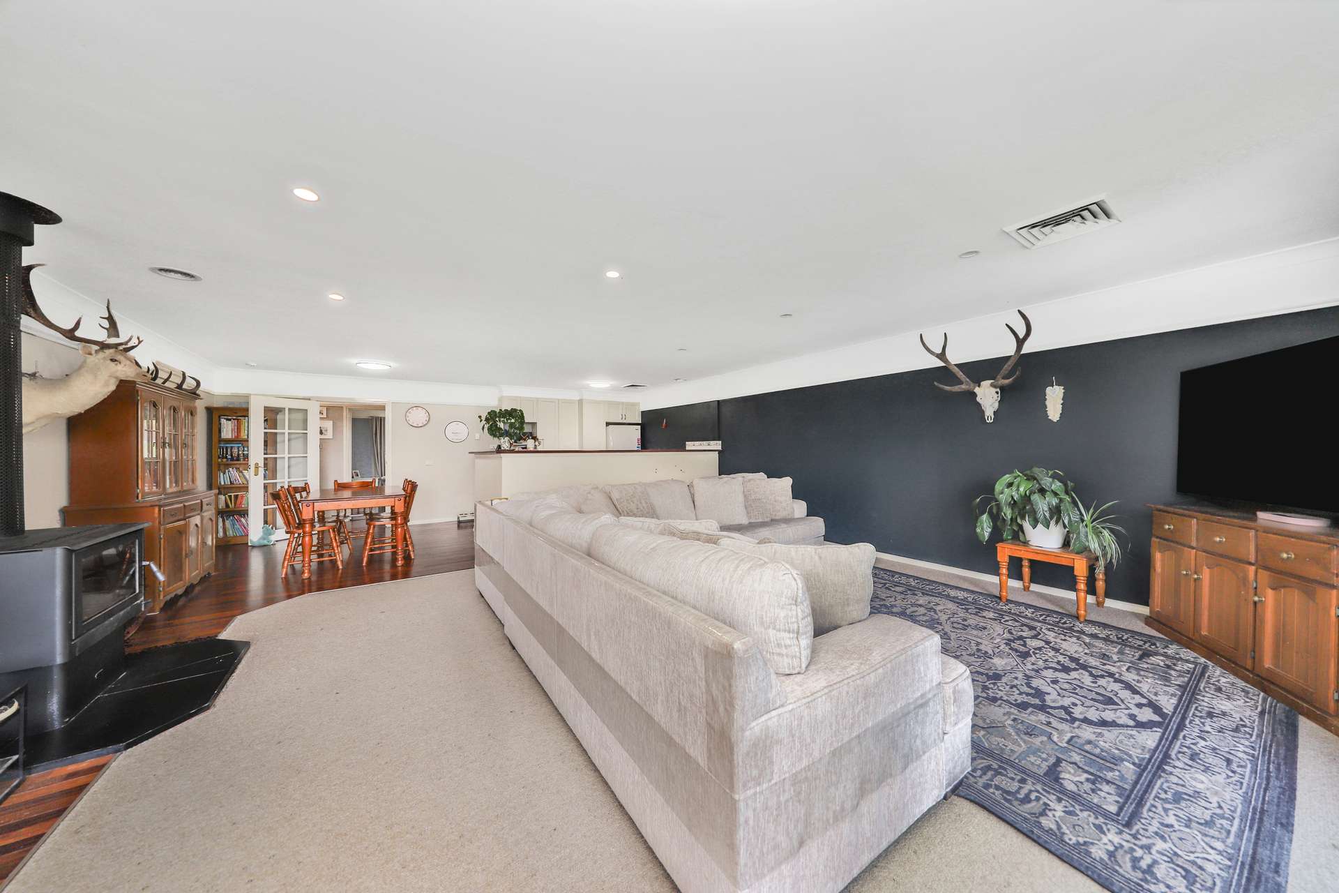 8 Bundara Crescent, Tumut For Sale by Farmbuy.com - image 4
