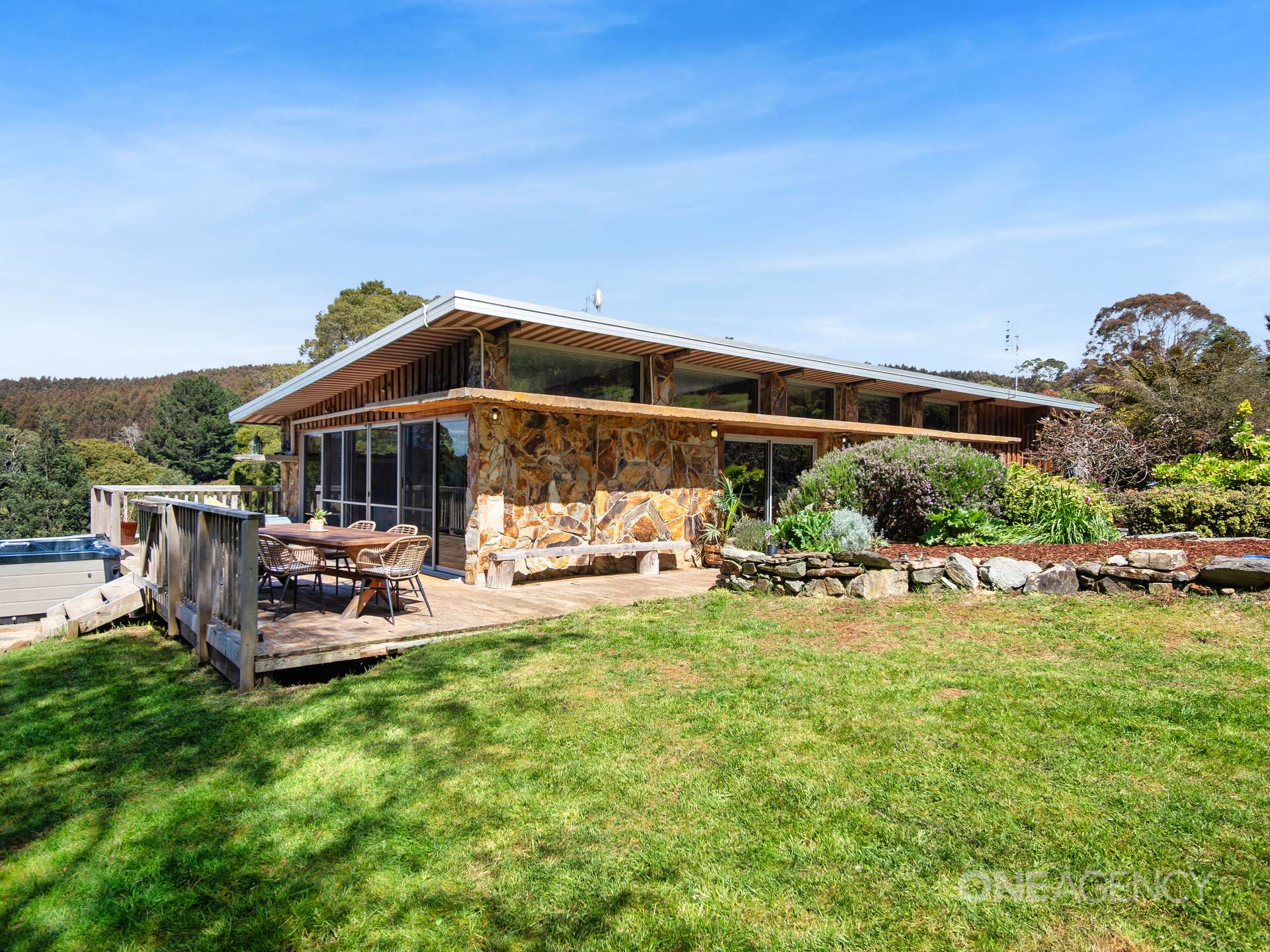 267 South Elliott Road, Elliott For Sale by Farmbuy.com - image 1