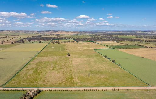 73 Pattersons Road, Wagga Wagga NSW 2650