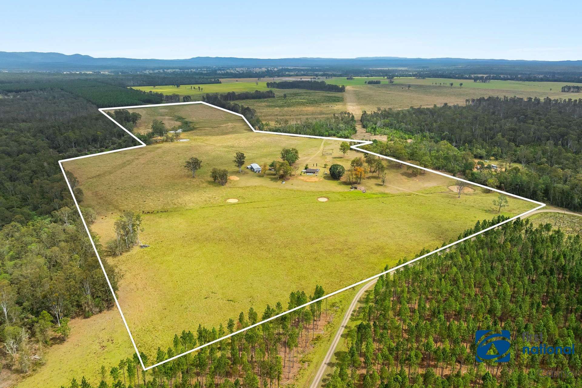 315 Myrtle Creek Road, MYRTLE CREEK Via, Casino For Sale by Farmbuy.com - image 1